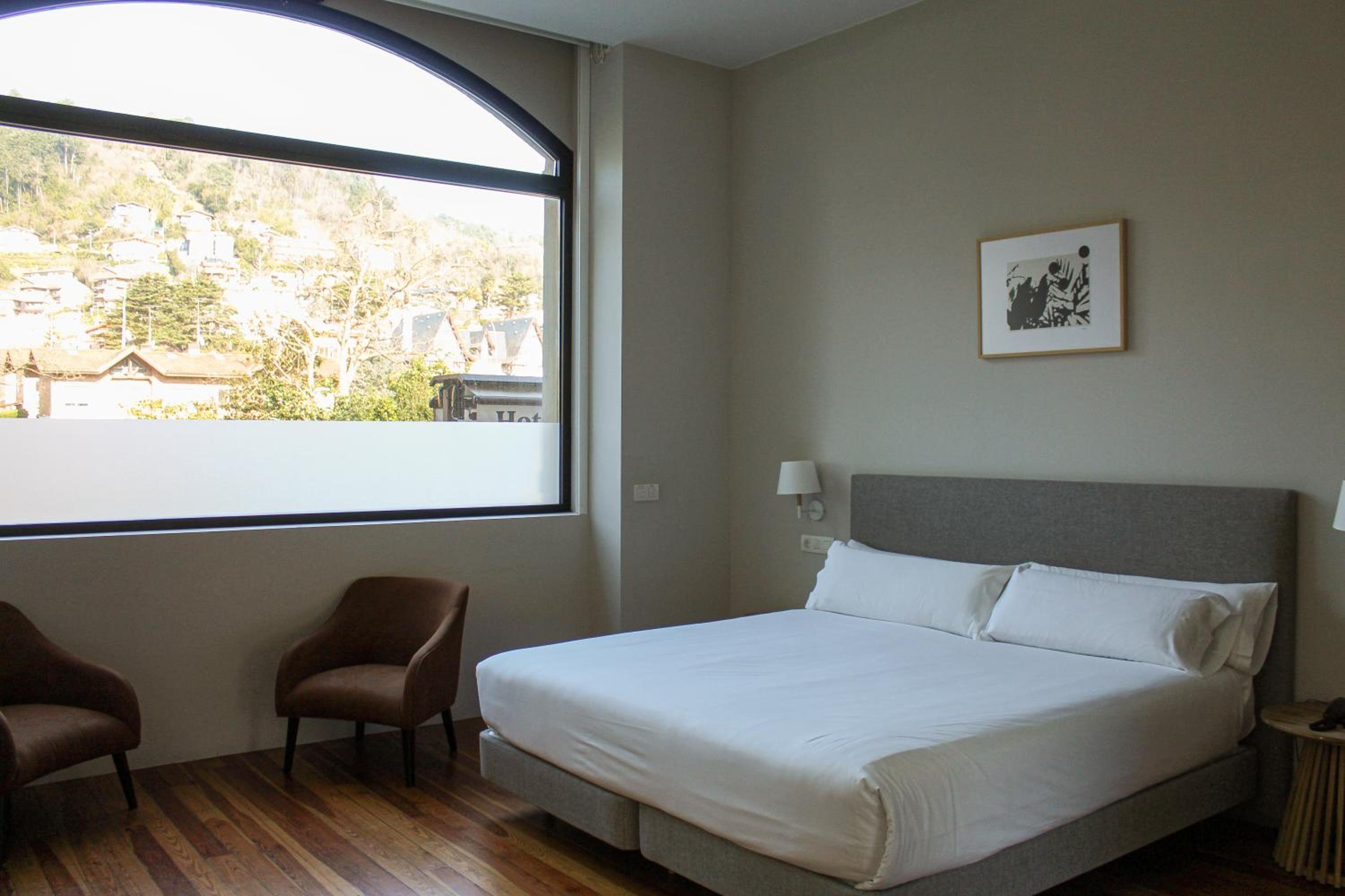 Habitación King con vista a la montaña