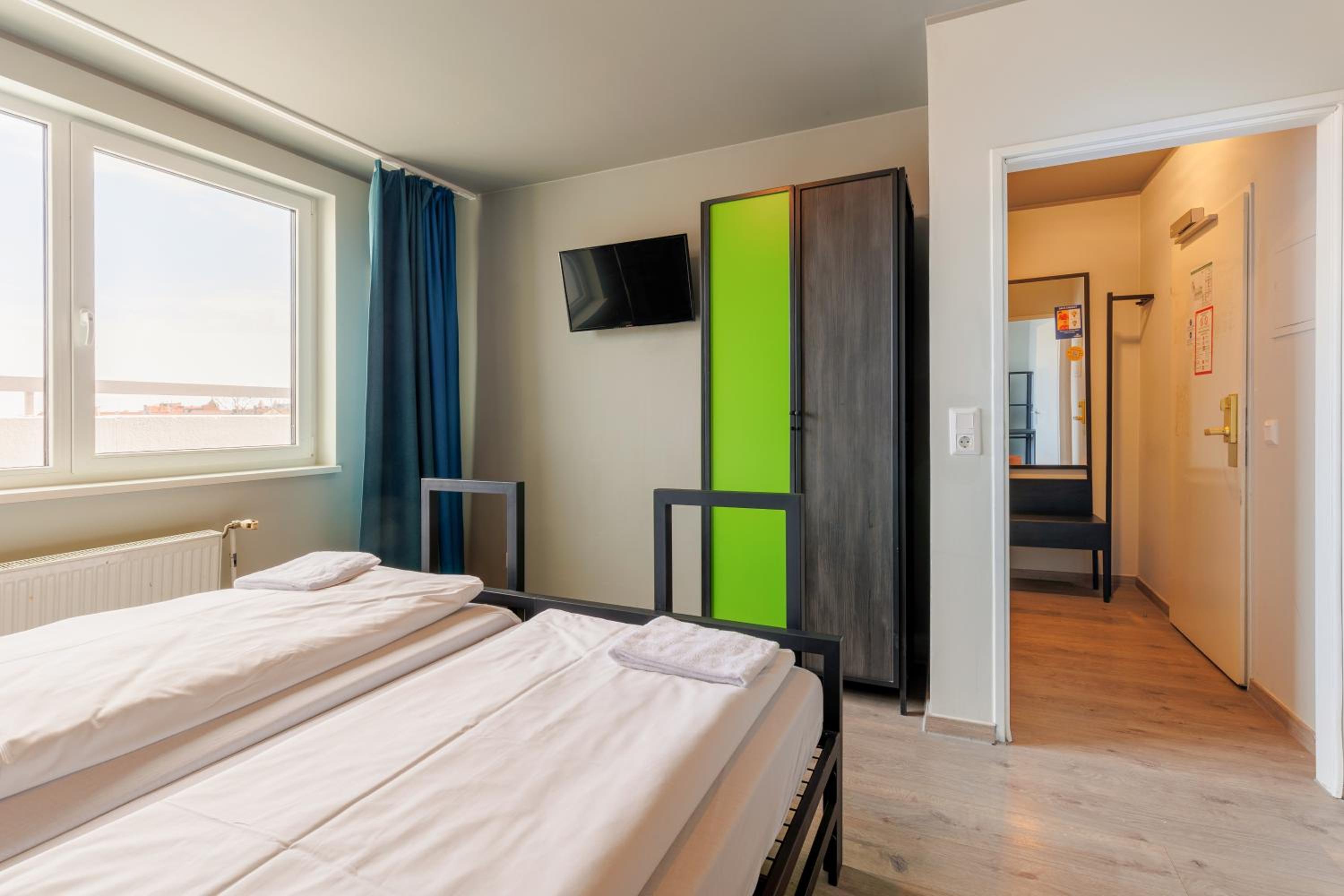 Twin Room - Photo 6