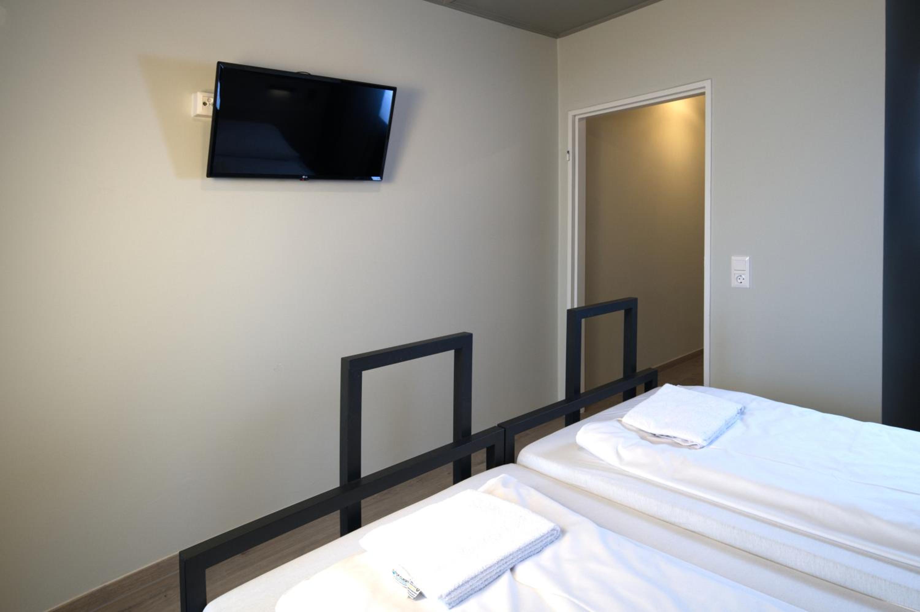 Twin Room - Photo 7