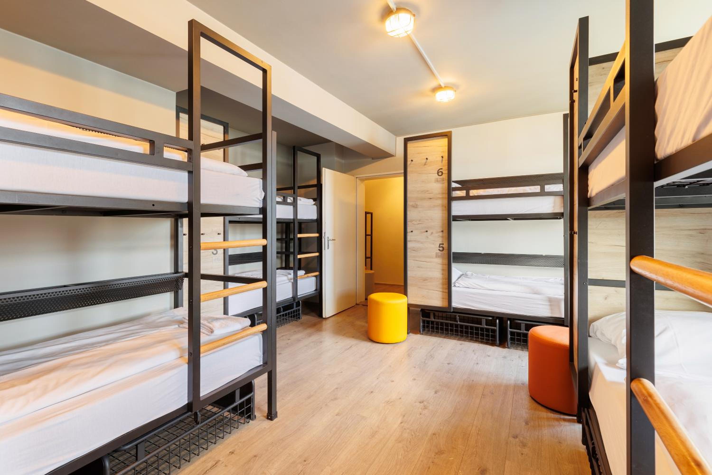 הוסטל a&o מינכן האקרברוקה — Bed in 8-Bed Dormitory Room