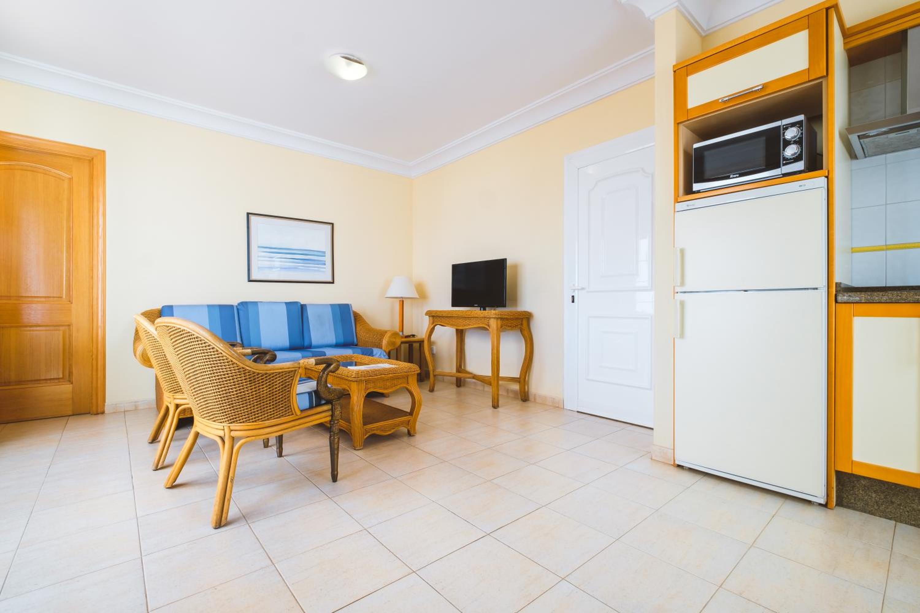 Apartamento Estándar de Dos Habitaciones (1 Adulto + 1 Niño)