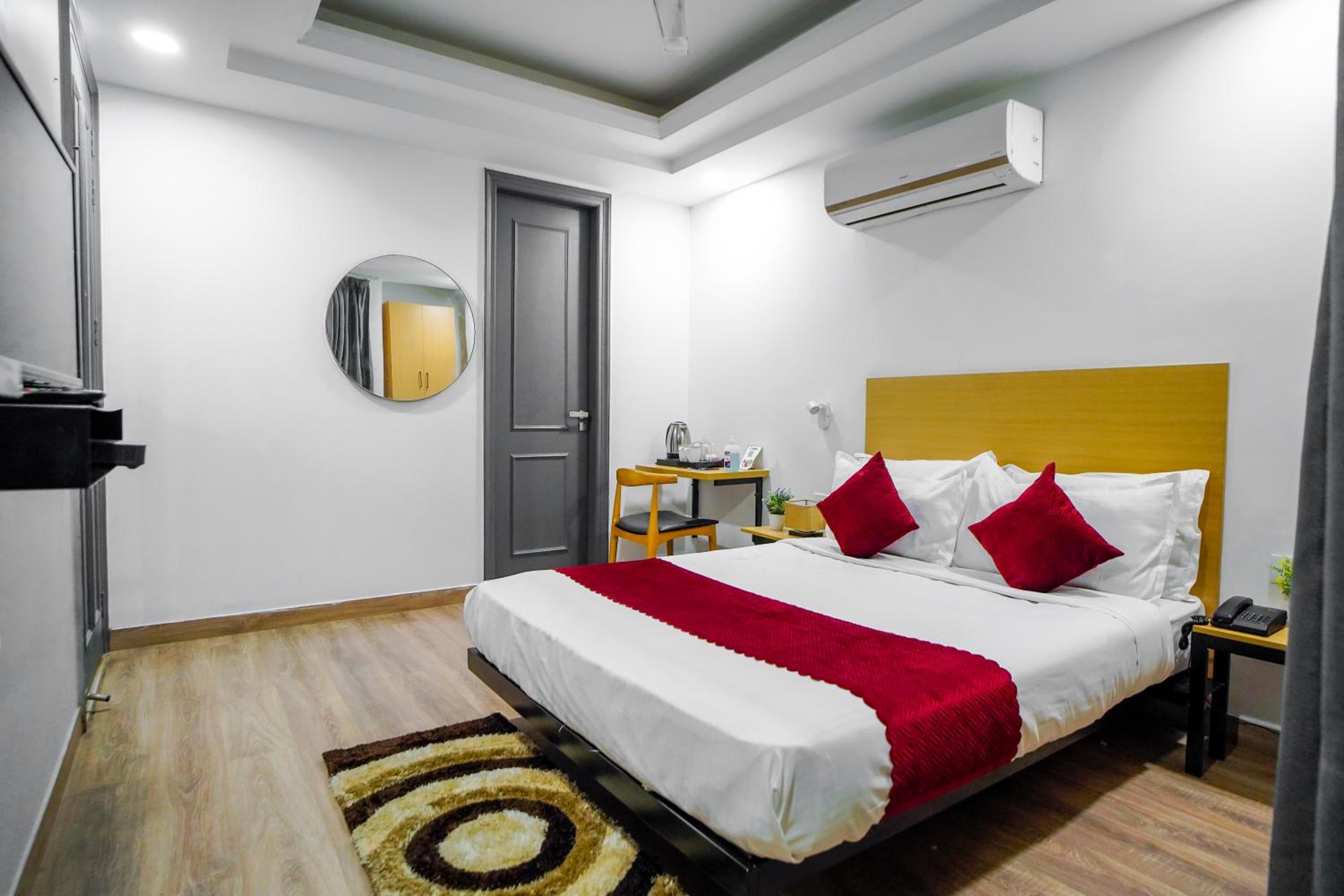 Deluxe Room - Photo 13