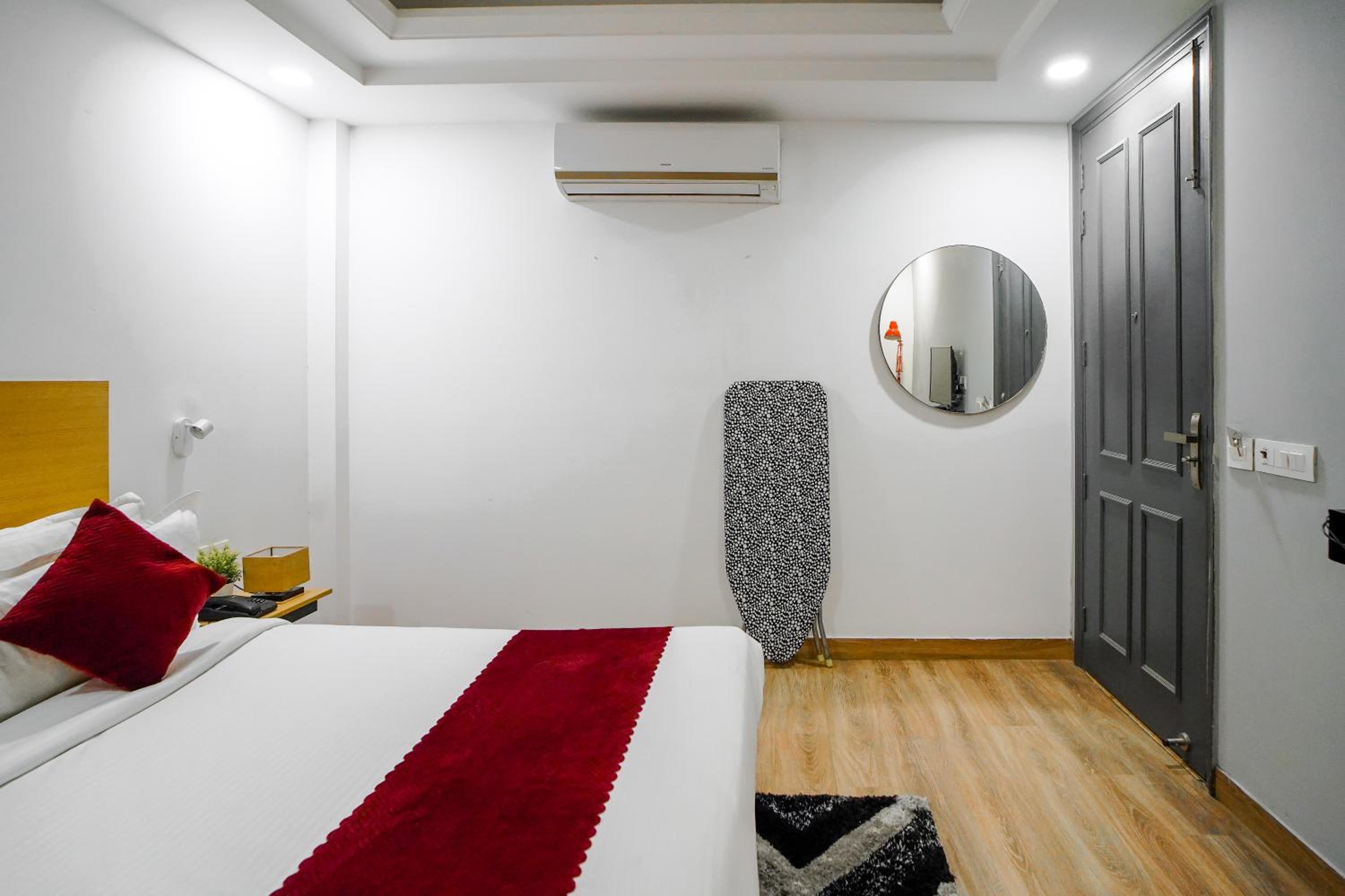 Deluxe Room - Photo 14