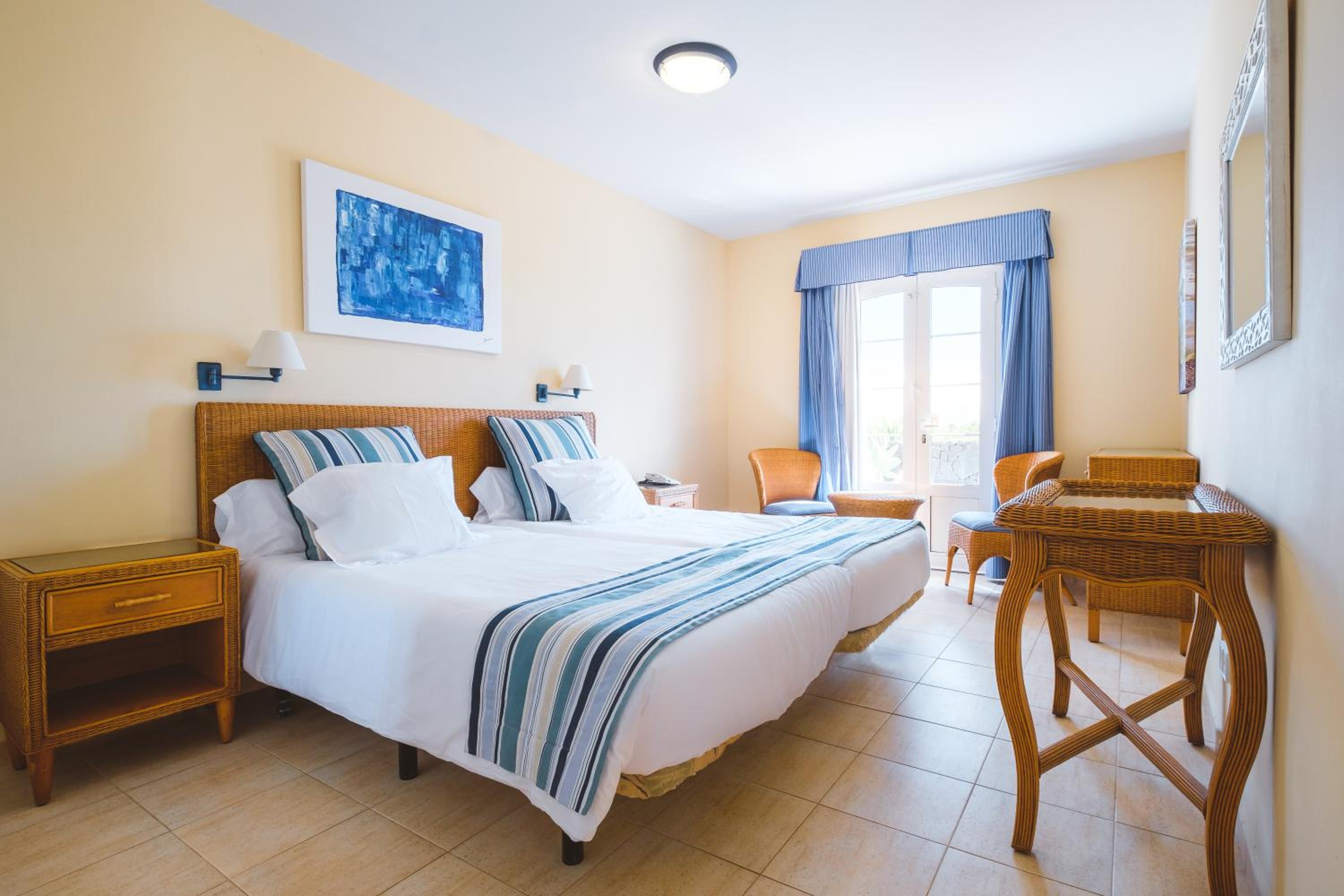 Apartamento de dos habitaciones con vista al mar
