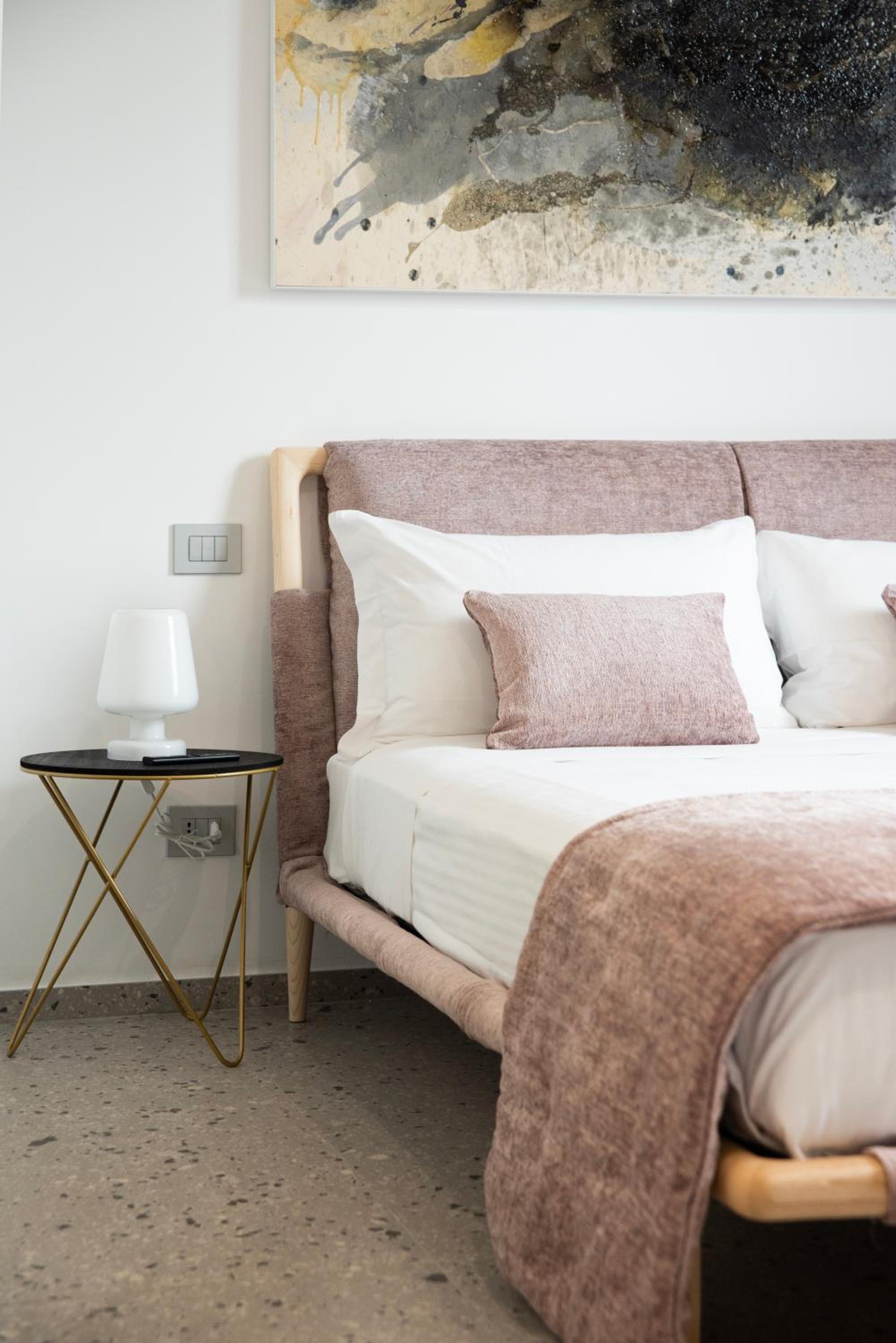 Deluxe Queen Room - Photo 1