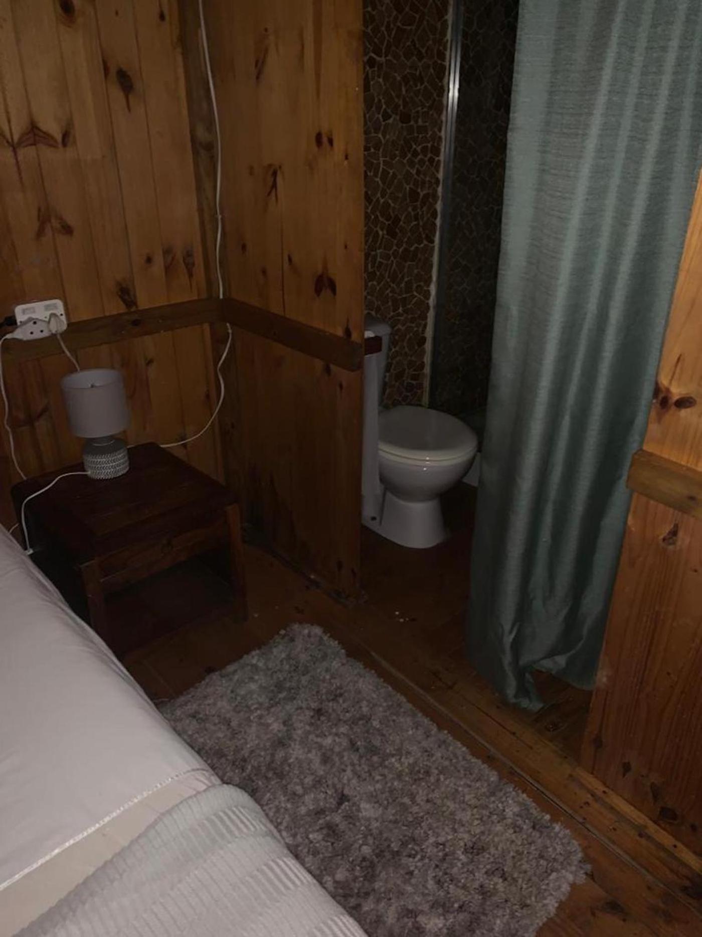 Budget Double Room - Photo 6