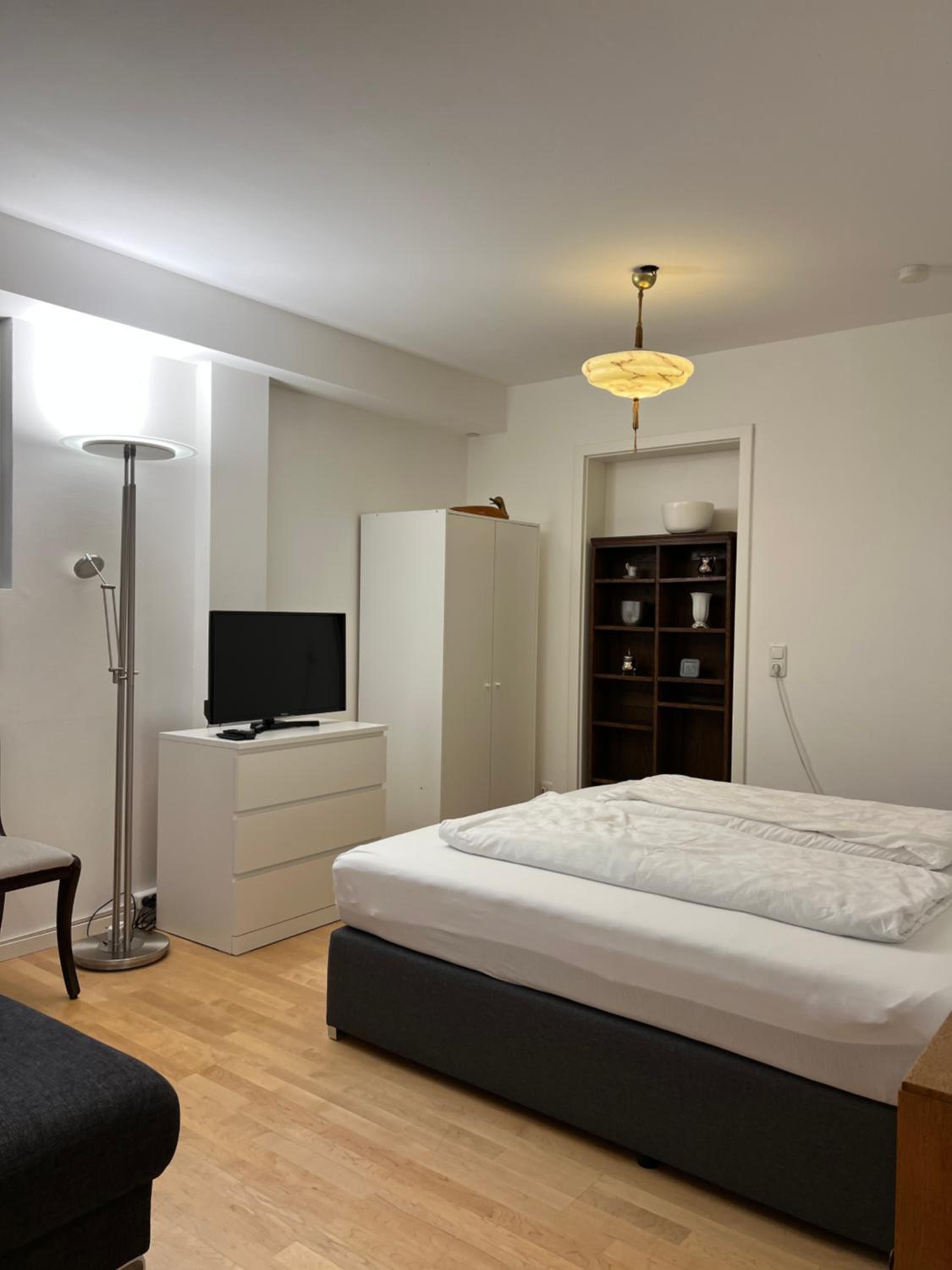 One-Bedroom Apartment photo 1