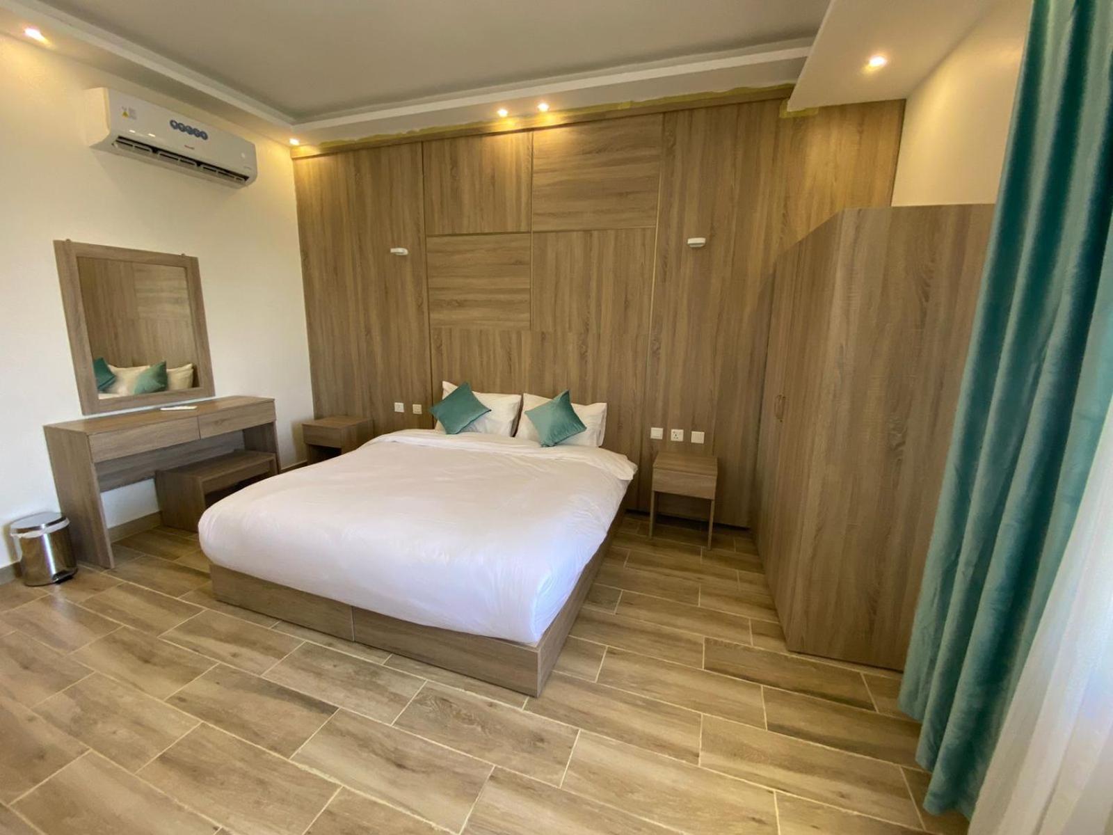 Deluxe Family Suite