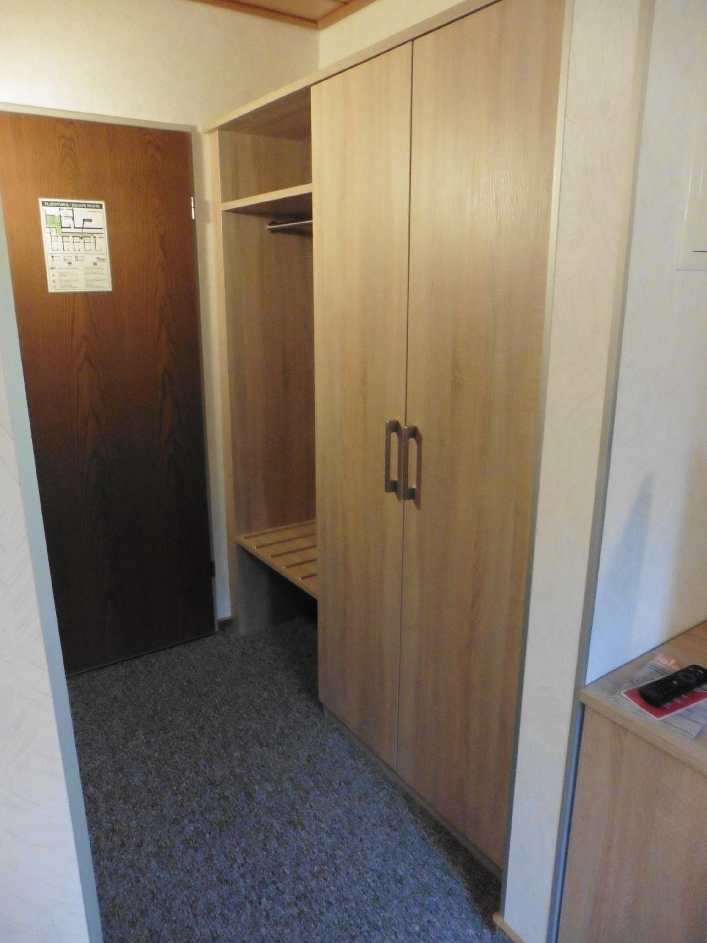 Small Single Room photo 2