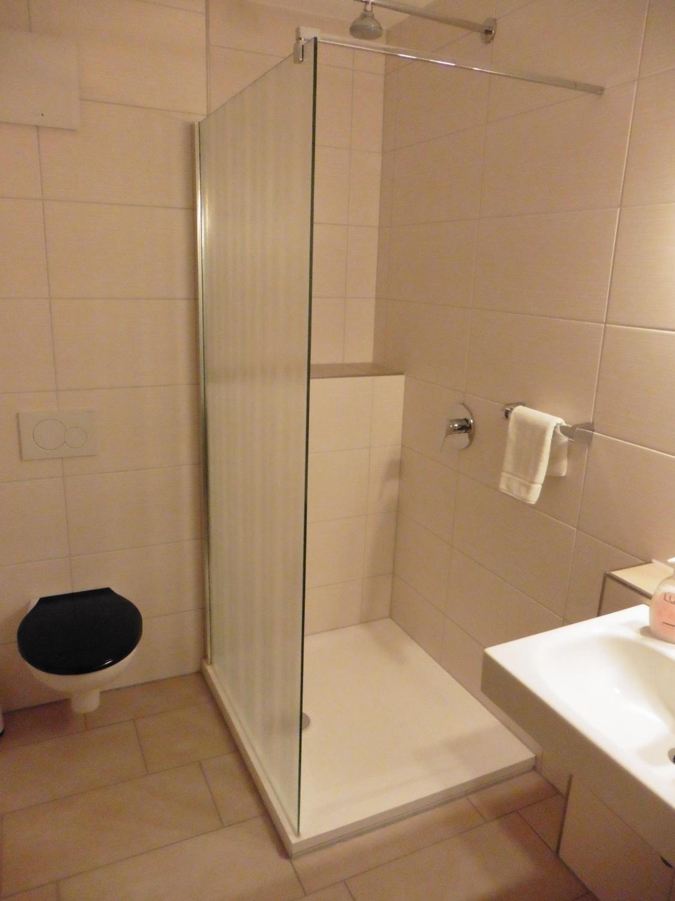 Small Single Room photo 3
