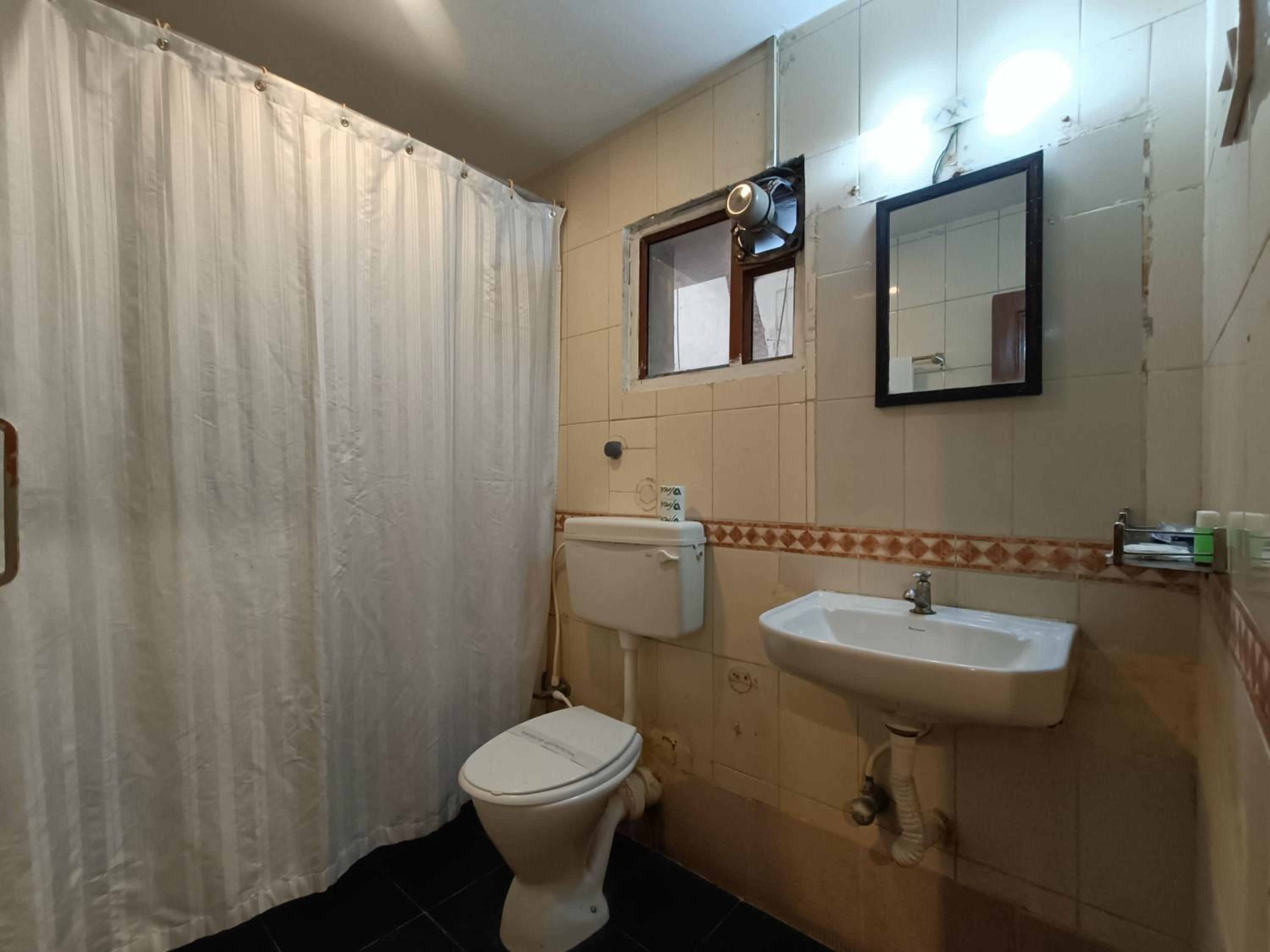 Deluxe Room - Photo 8