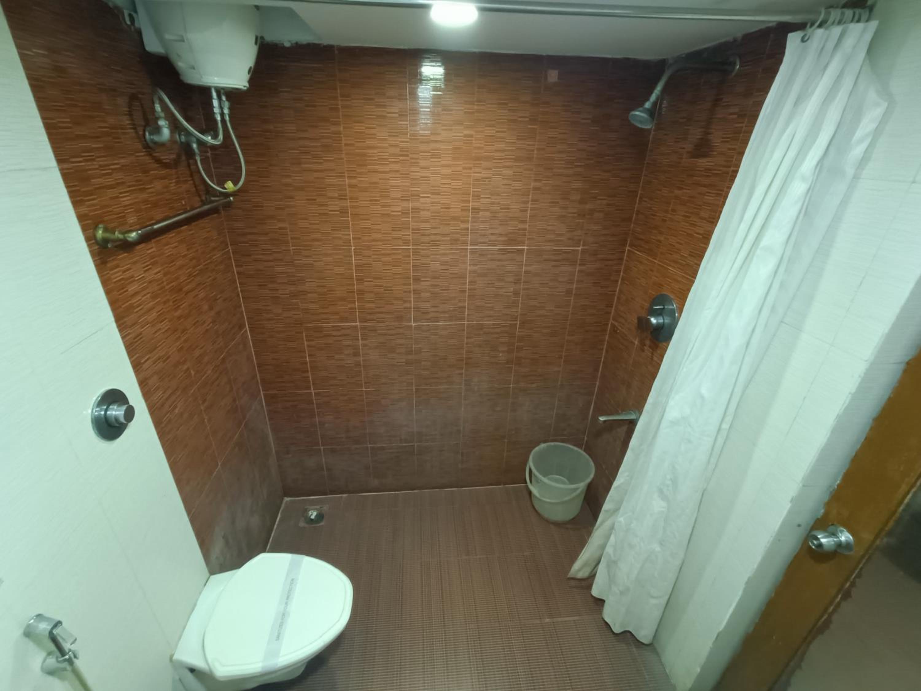Deluxe Twin Room - Photo 11