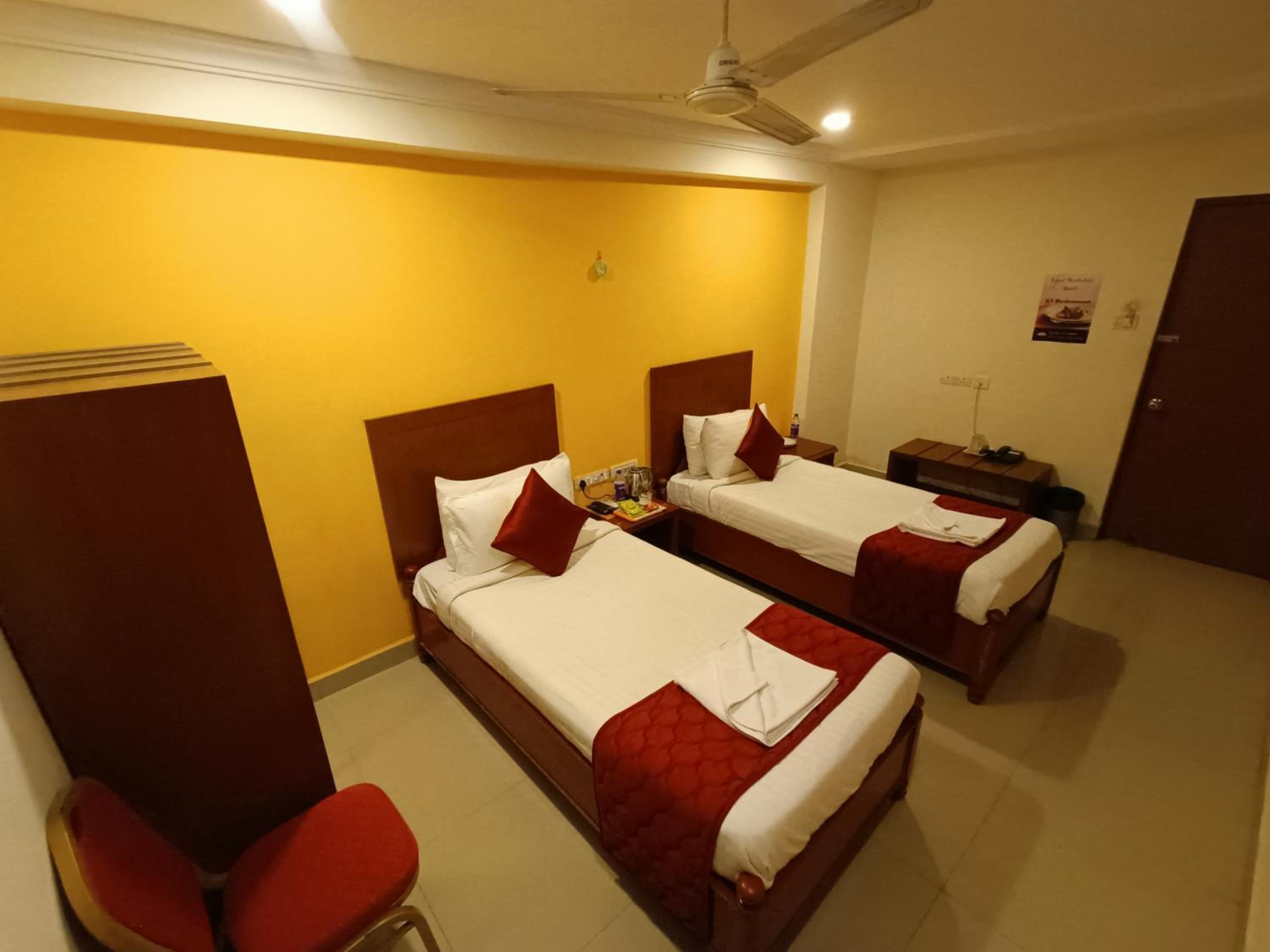 Deluxe Twin Room - Photo 14