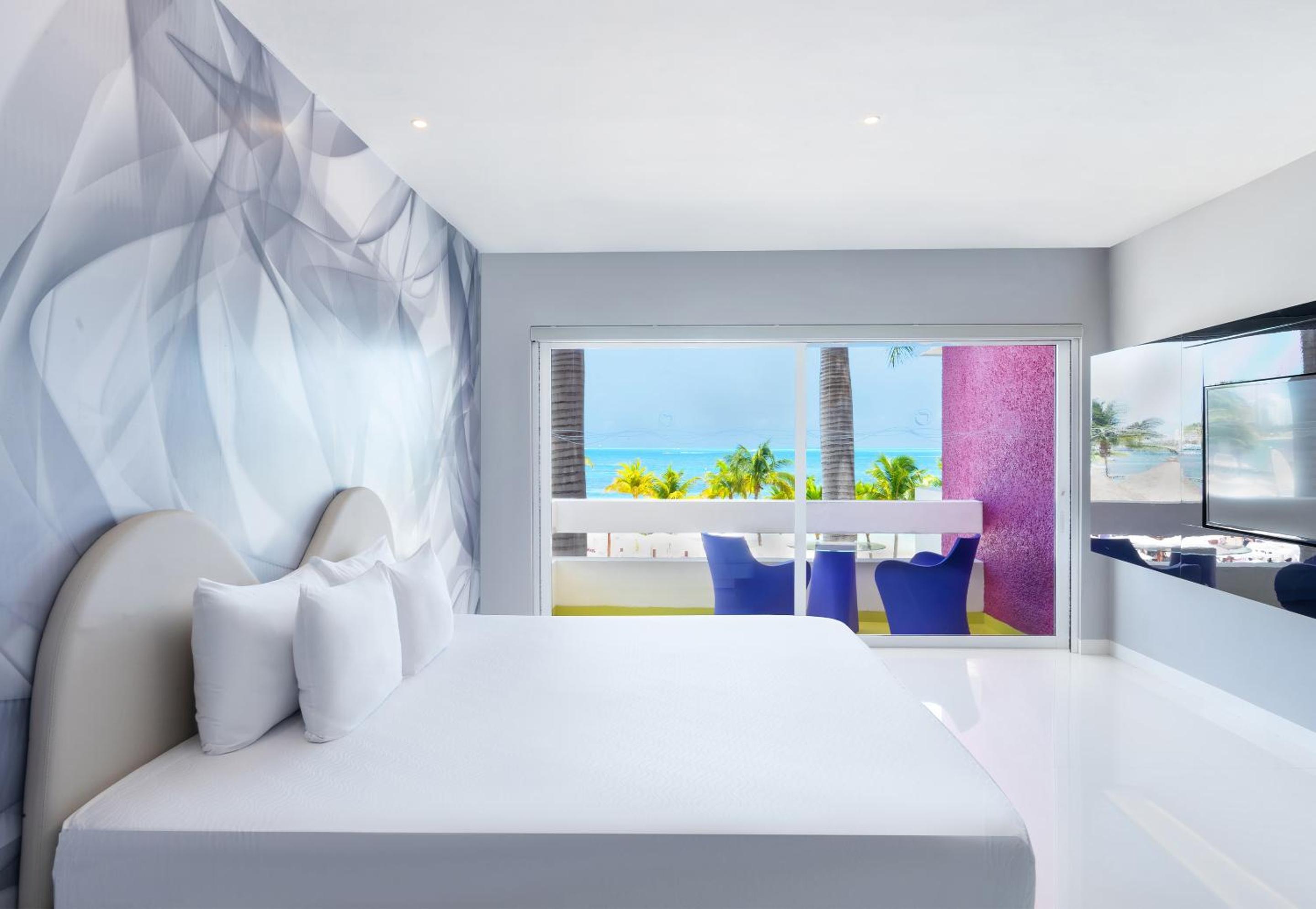 Trendy Ocean View Room