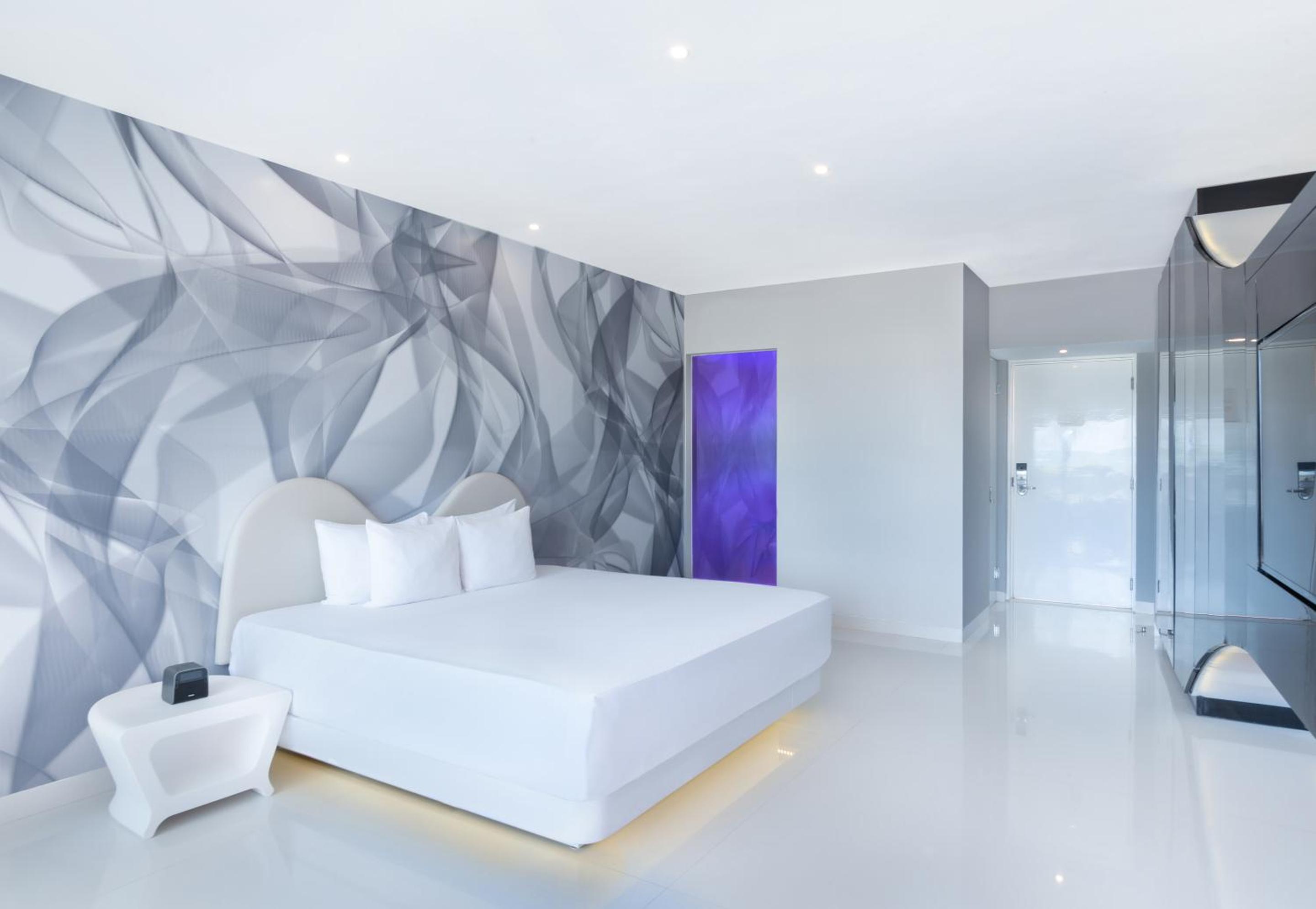 Trendy Ocean View Playful Experience