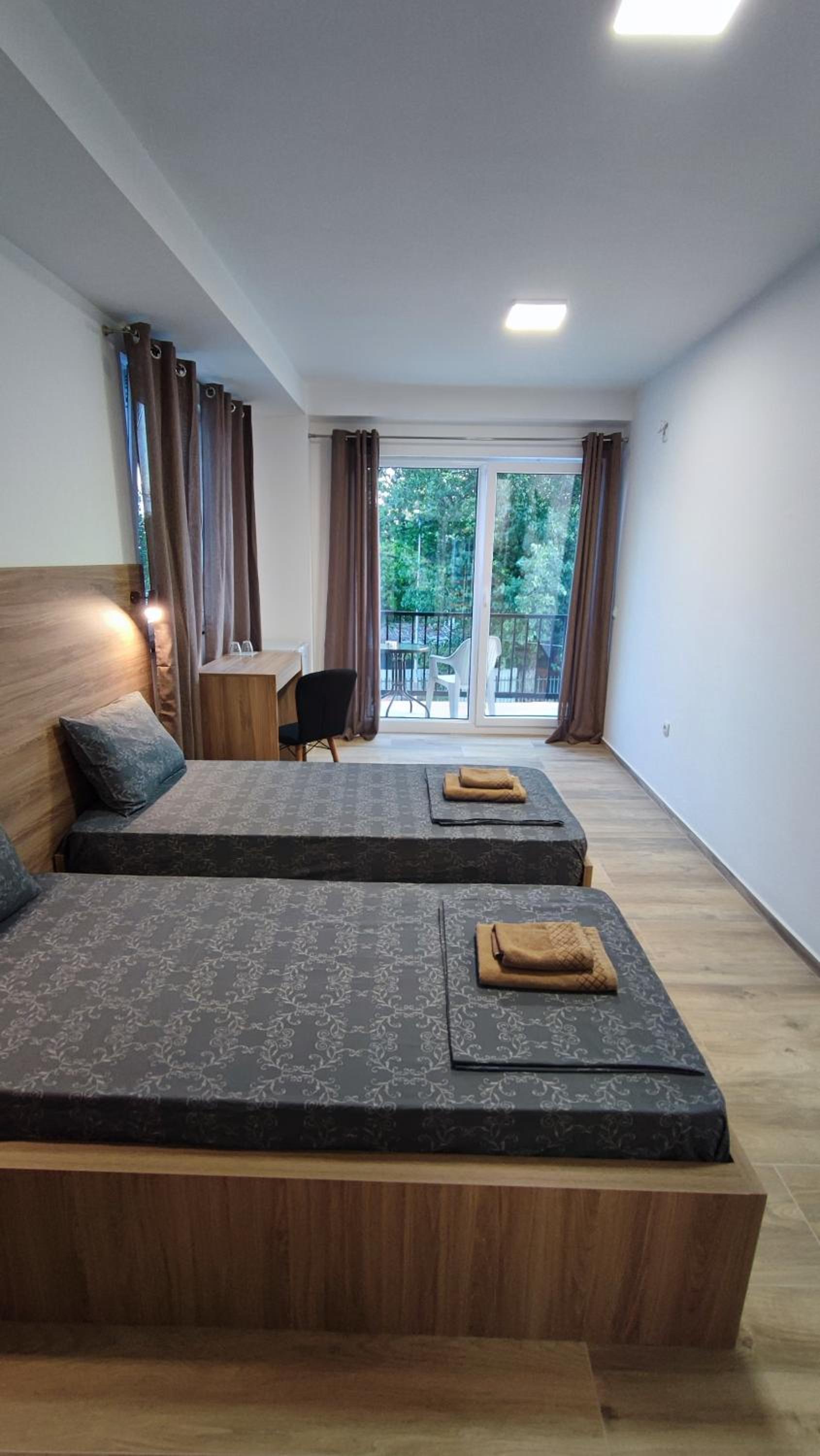 Double or Twin Room - Photo 4