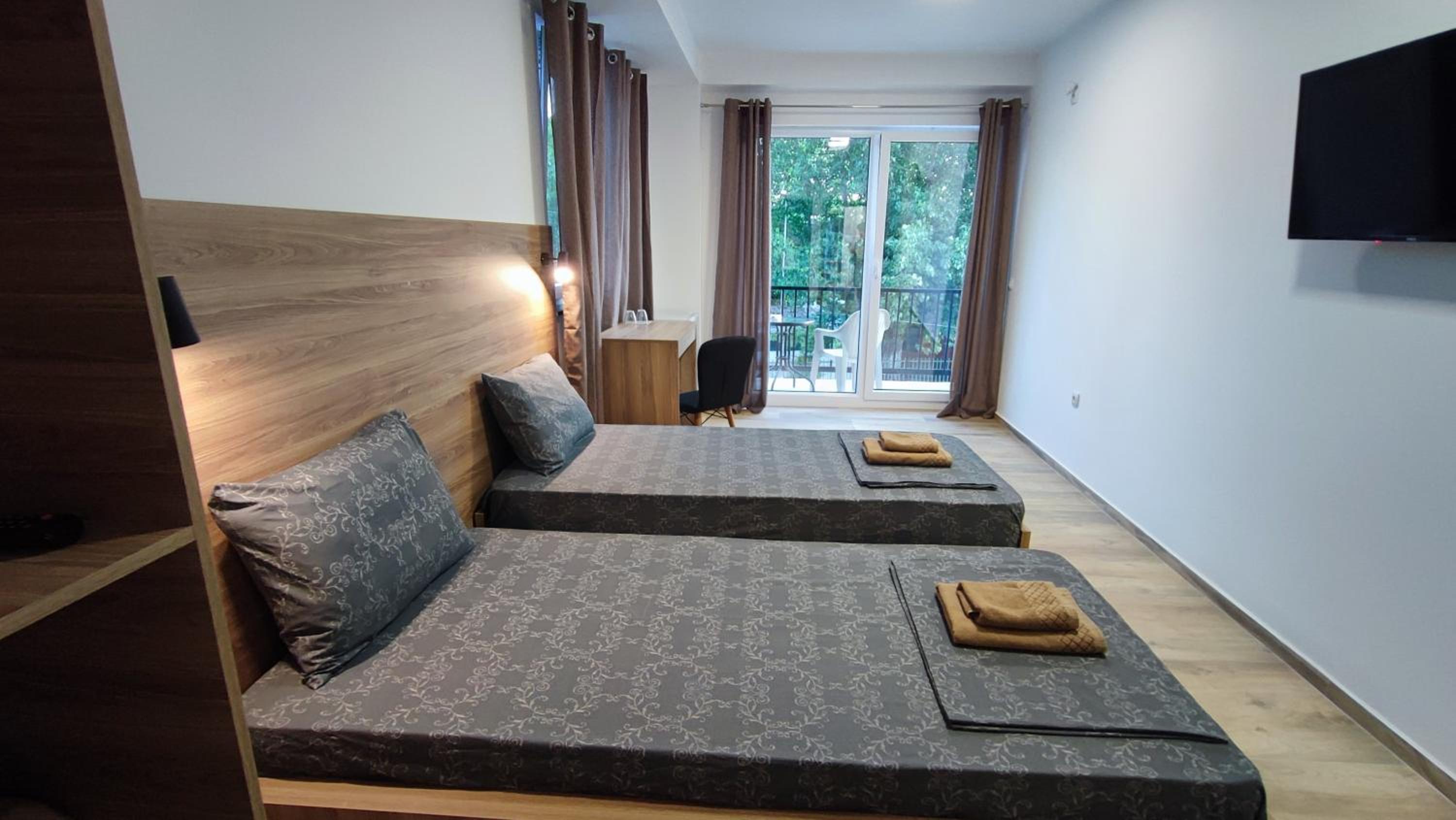 Double or Twin Room - Photo 10