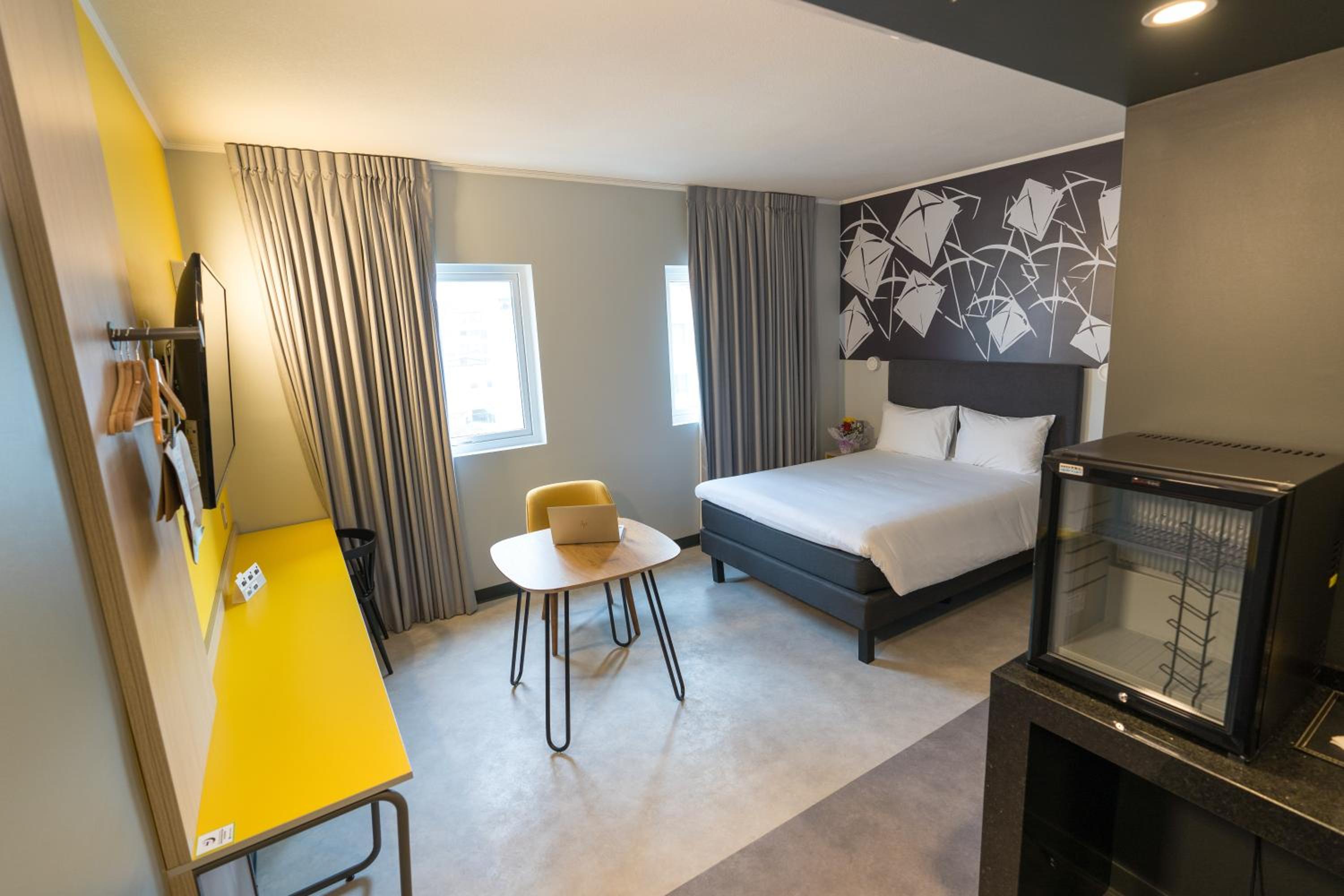 Superior Room with One Double and One Sofa Bed - Photo 9