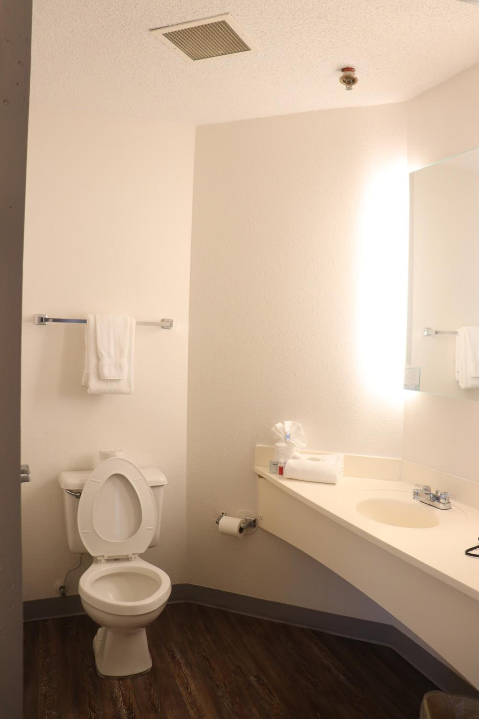Double Room with Two Double Beds - Non-Smoking - Photo 6
