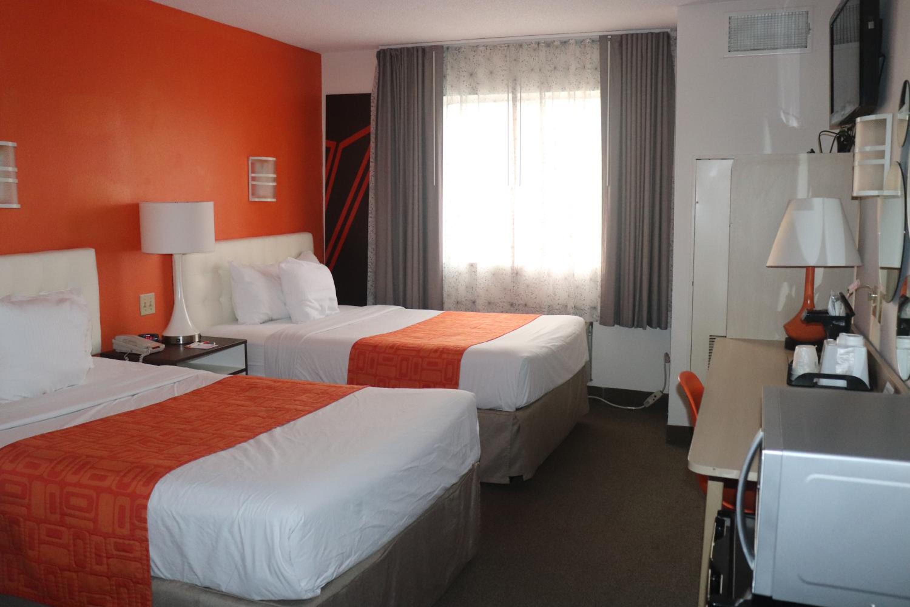 Double Room with Two Double Beds - Non-Smoking - Photo 3