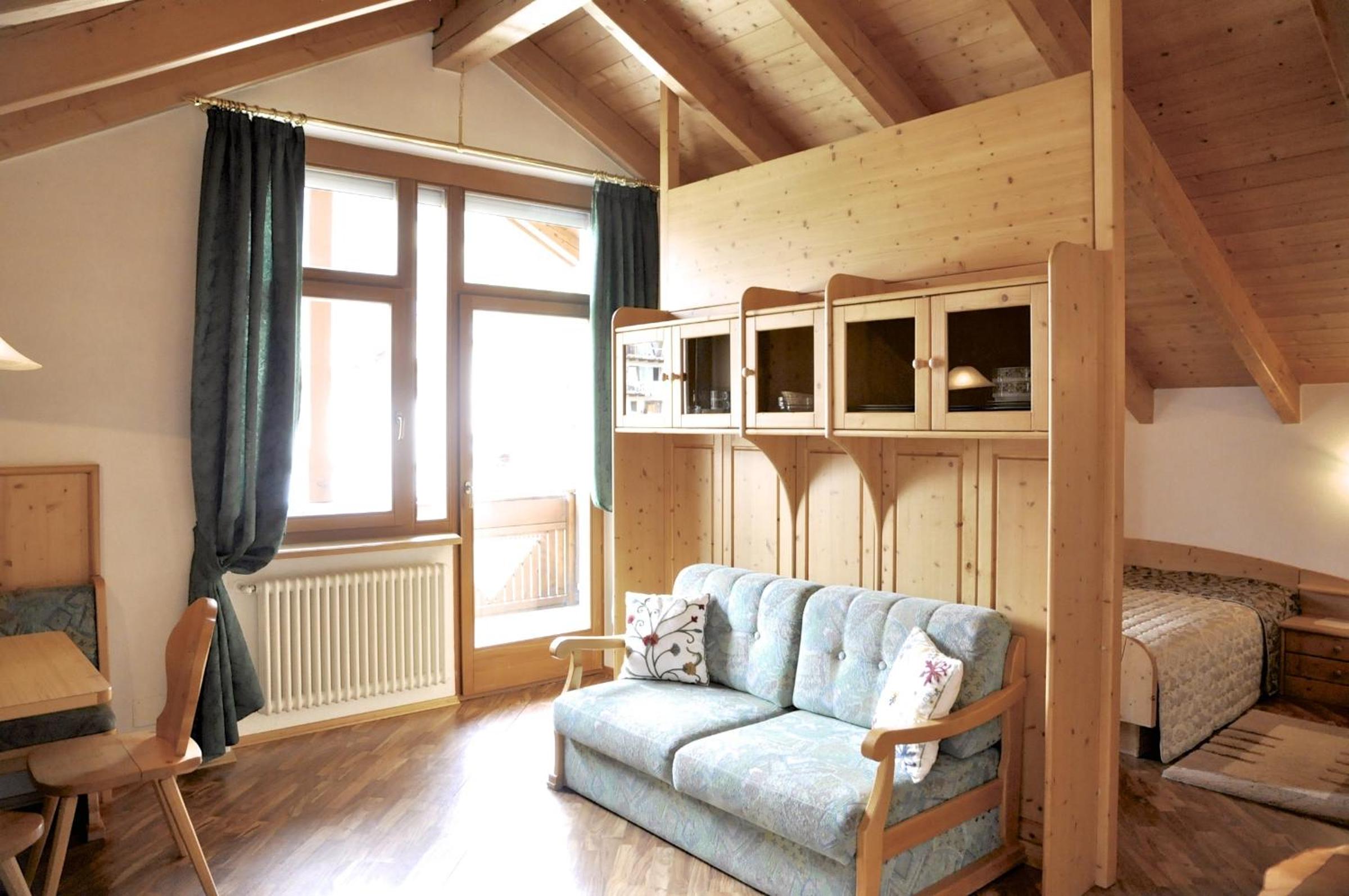 Studio - Attic photo 3