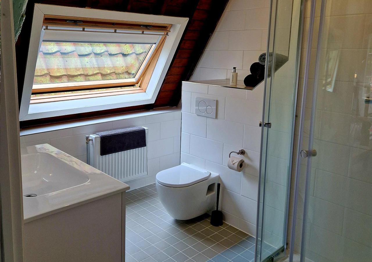 Large Double Room - Photo 5