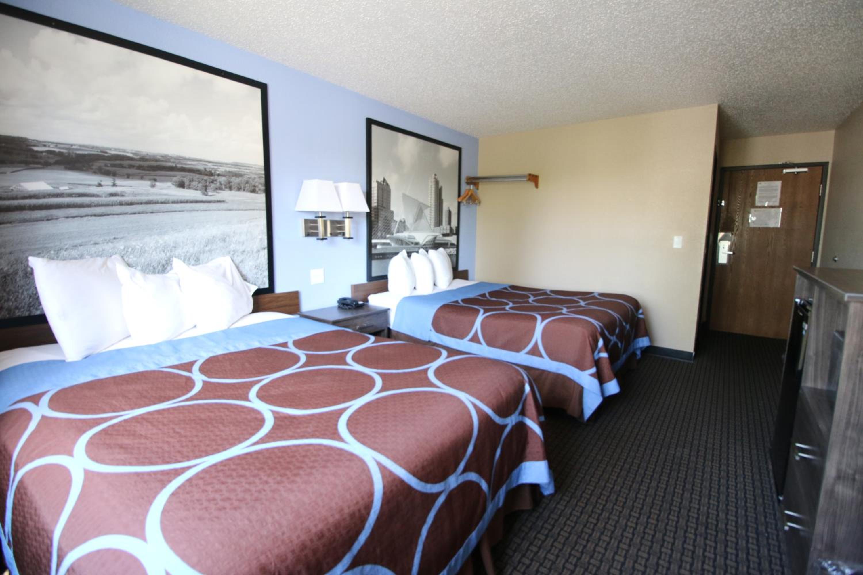 Queen Room with Two Queen Beds - NQQ2/Third Floor/Non-Smoking - Photo 6