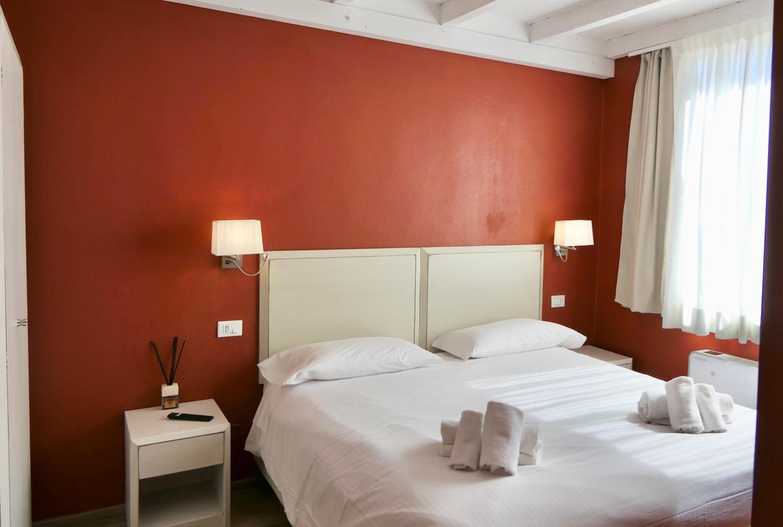 Deluxe Room - Photo 1