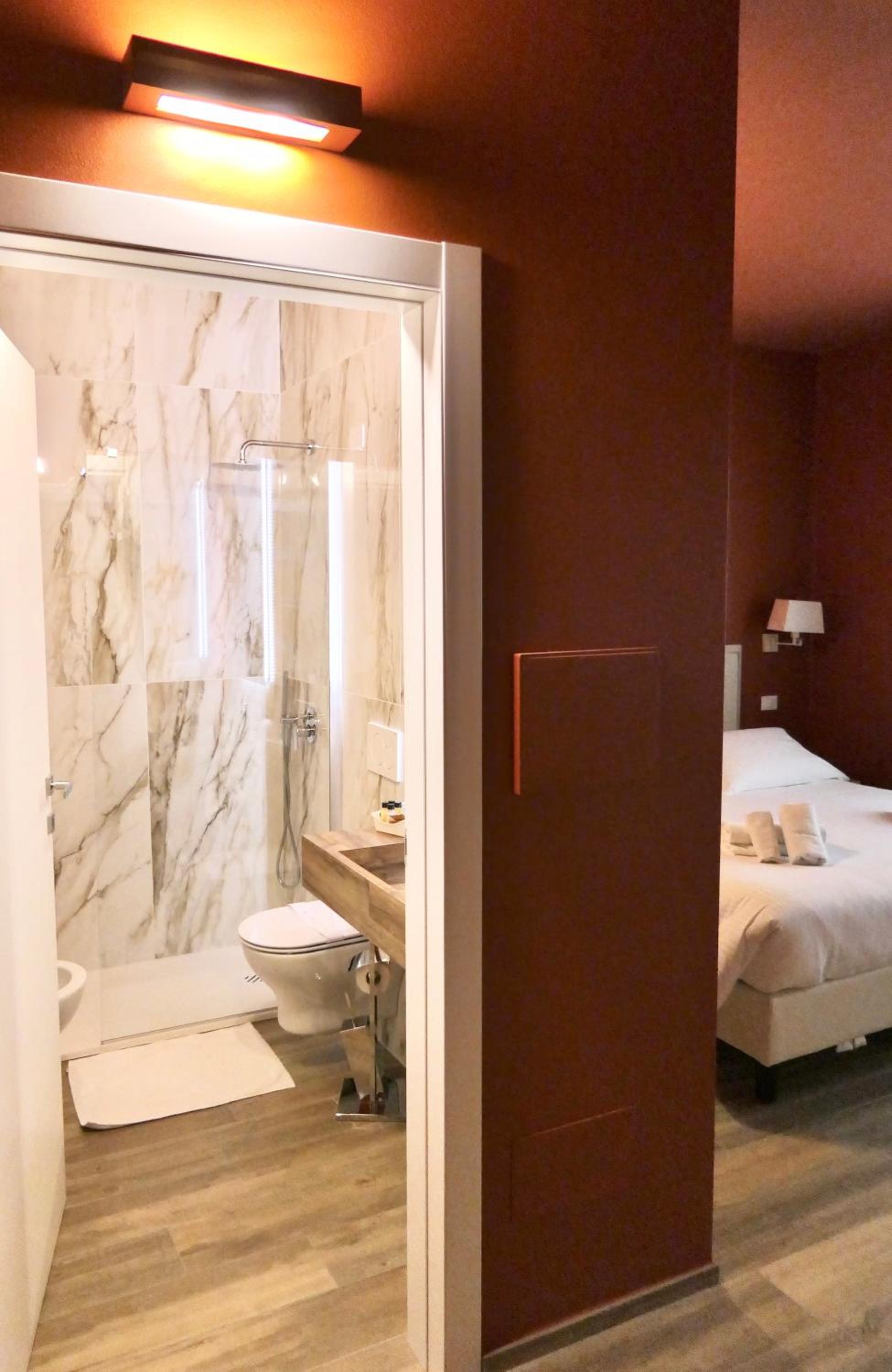 Deluxe Room - Photo 4