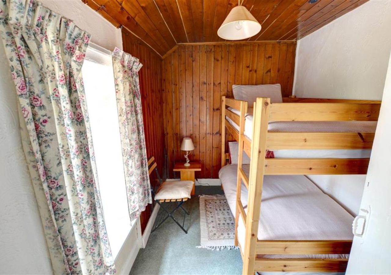 Two-Bedroom House photo 3
