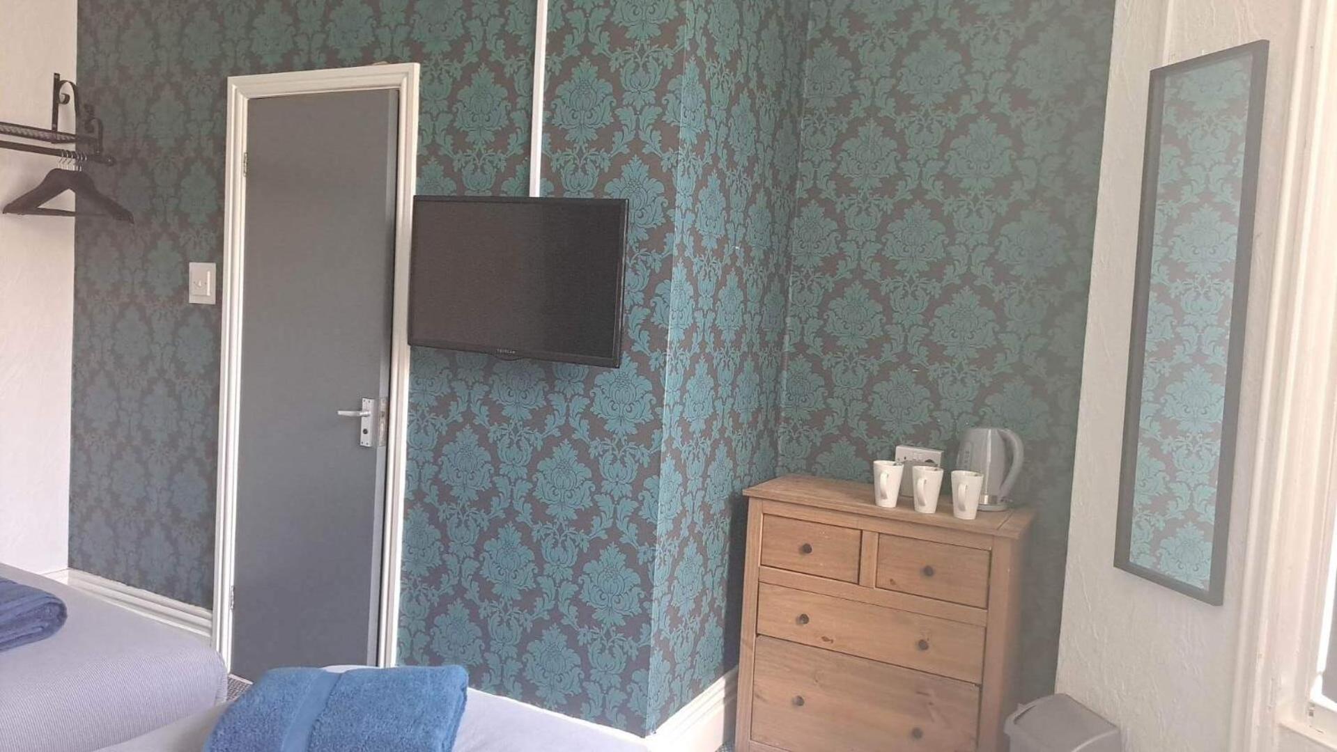 Standard Triple Room - Photo 2