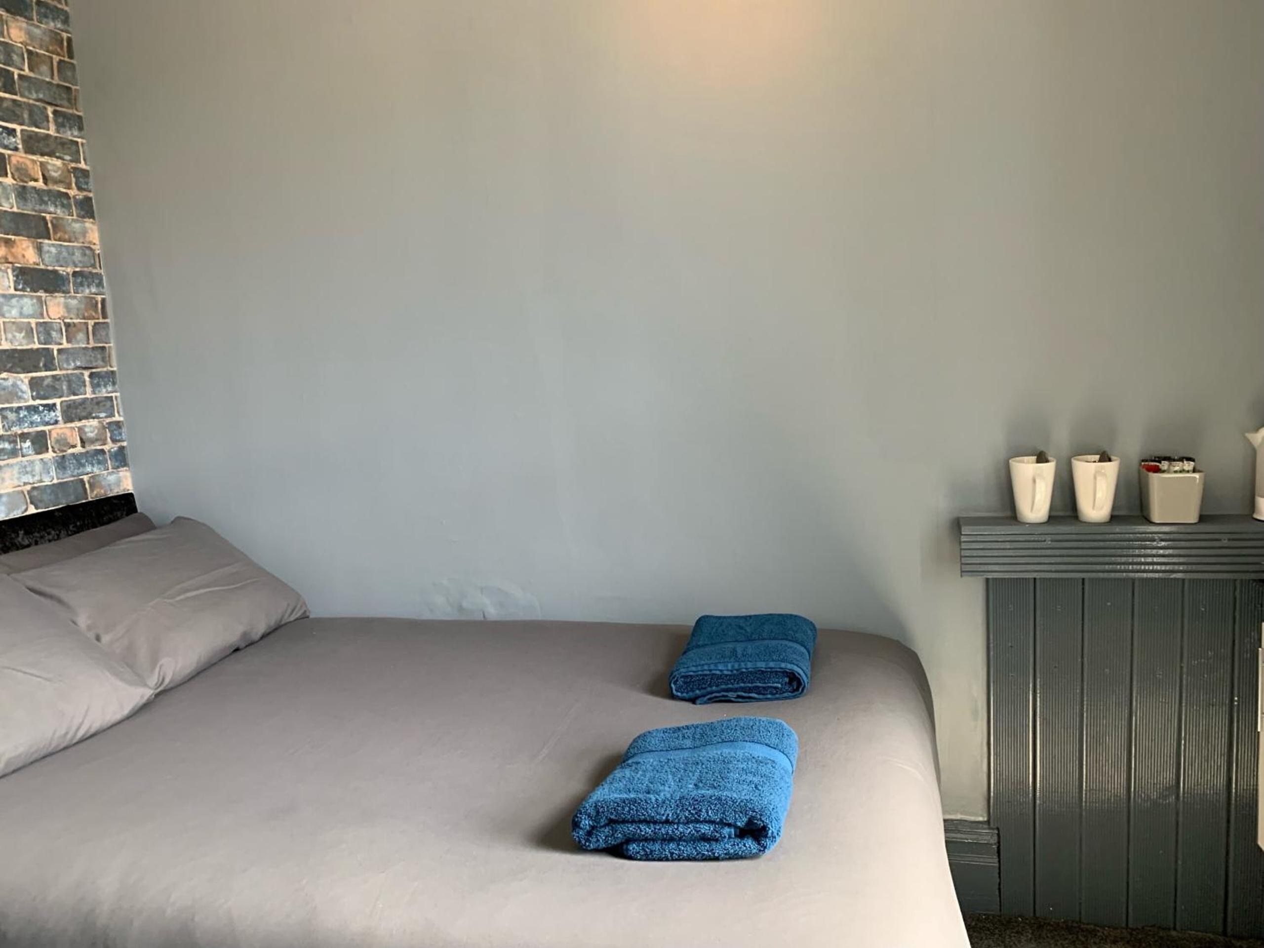 Budget Double Room - Photo 3