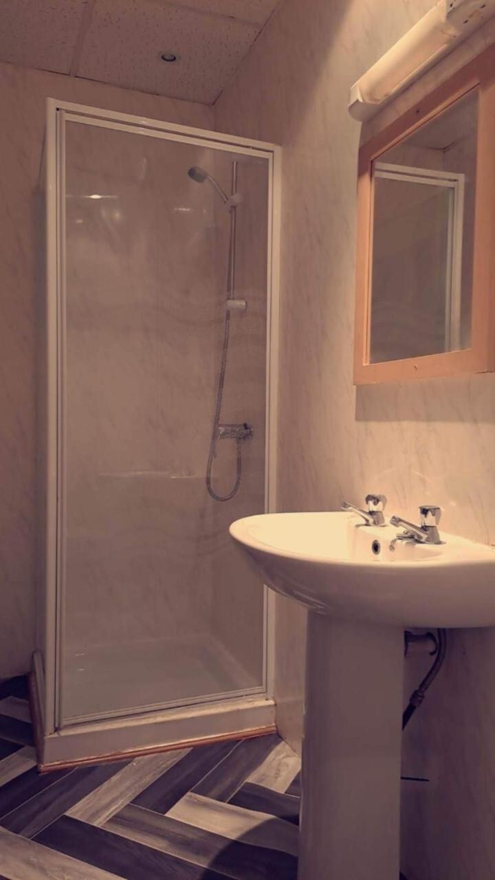Standard Double Room - Photo 4