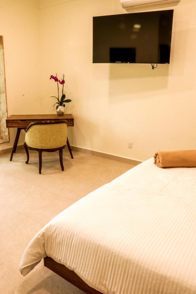 Deluxe Double Room with Balcony photo 3