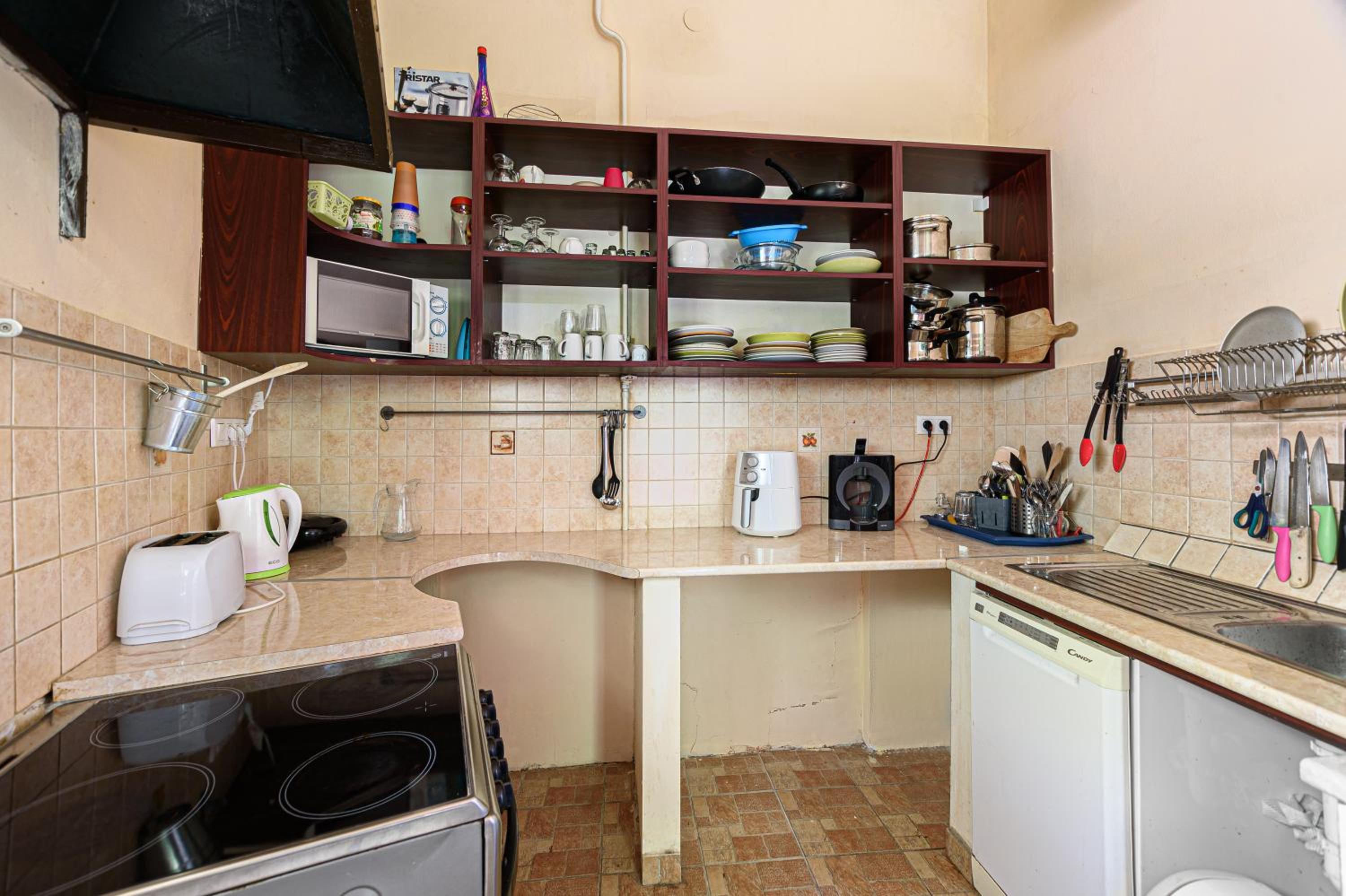 One-Bedroom Apartment - Photo 6