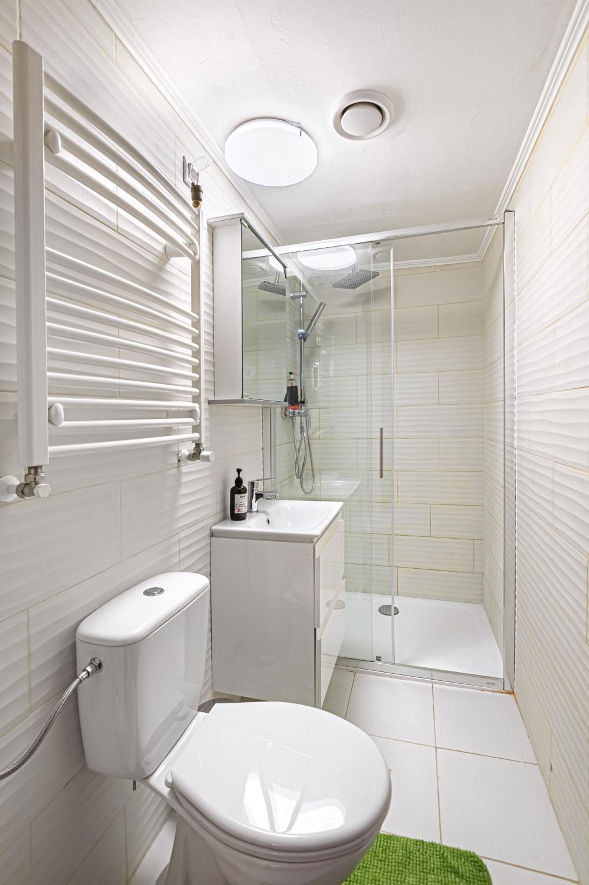 One-Bedroom Apartment - Photo 14