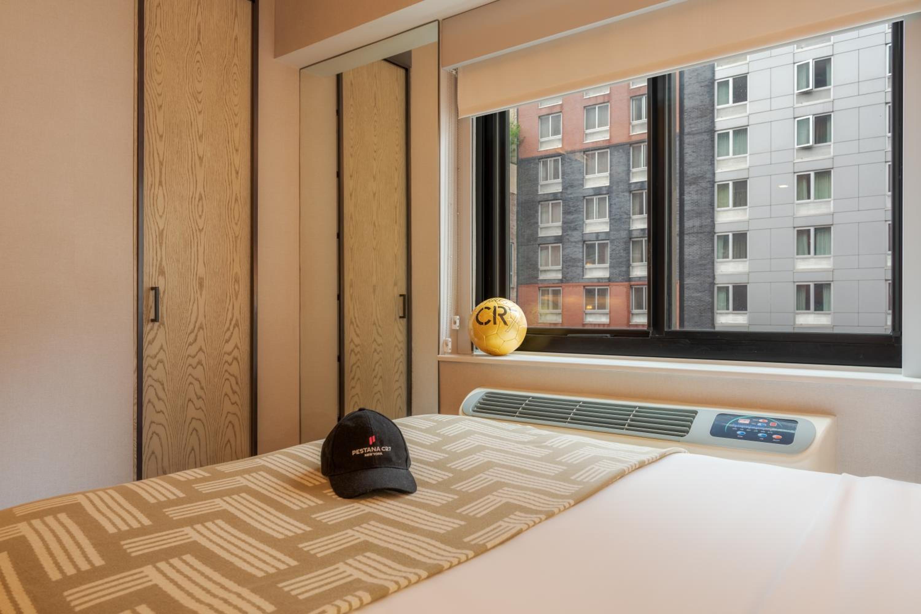 ADA - Superior Double Room with Two Double Beds thumbnail 5