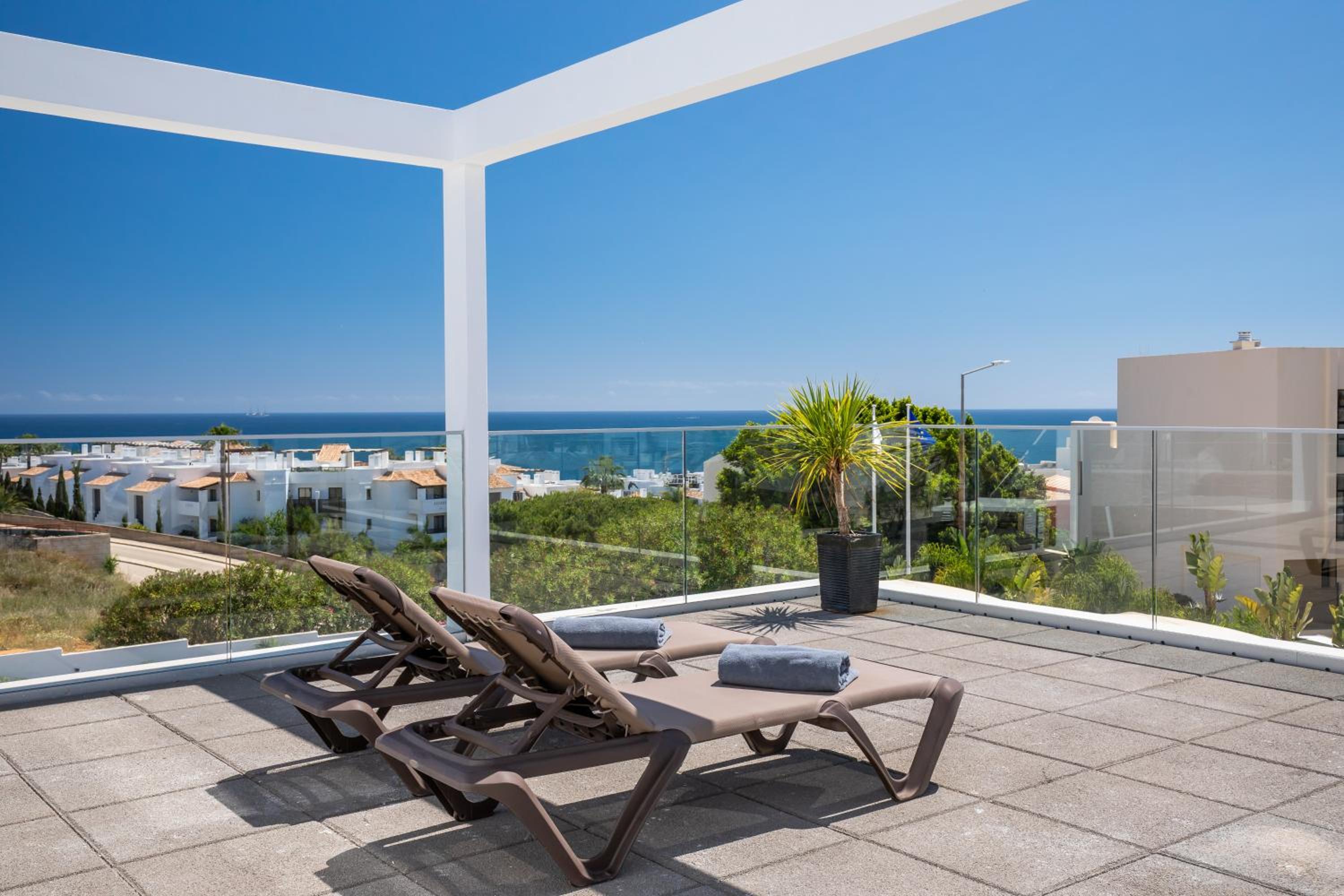 Premium Double Room with Hot Tub and Sea View - Photo 8