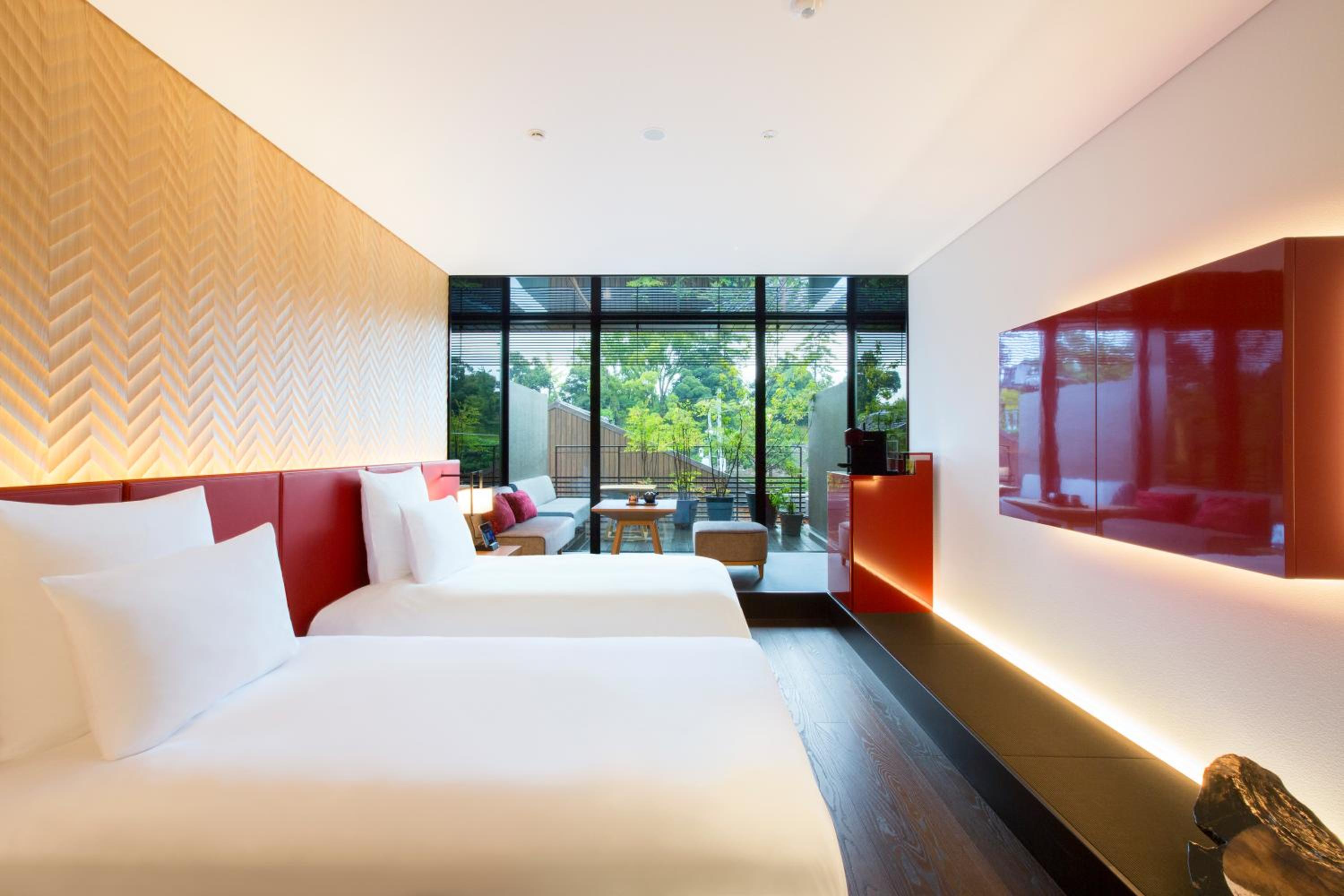 Deluxe Twin Room with Balcony