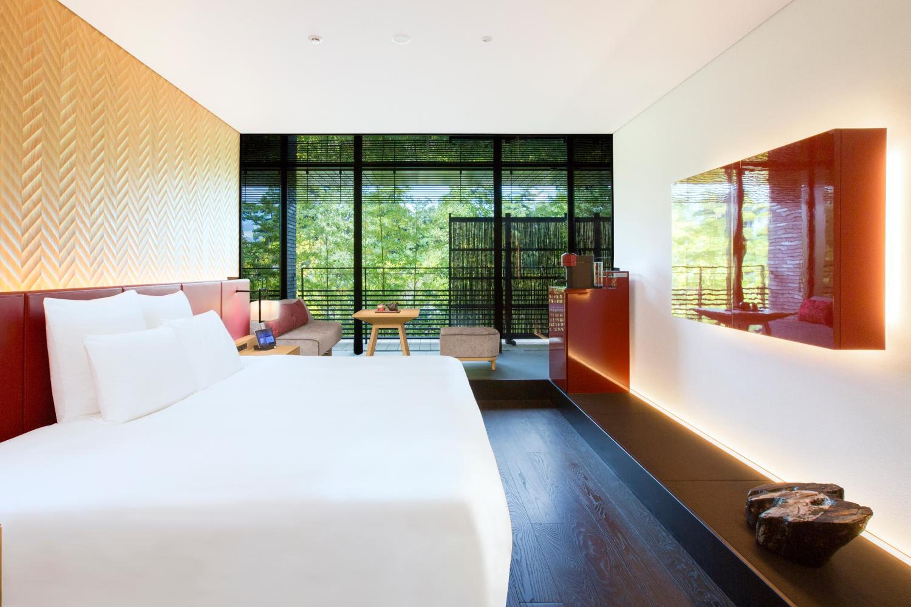 Deluxe King Room - Photo 1
