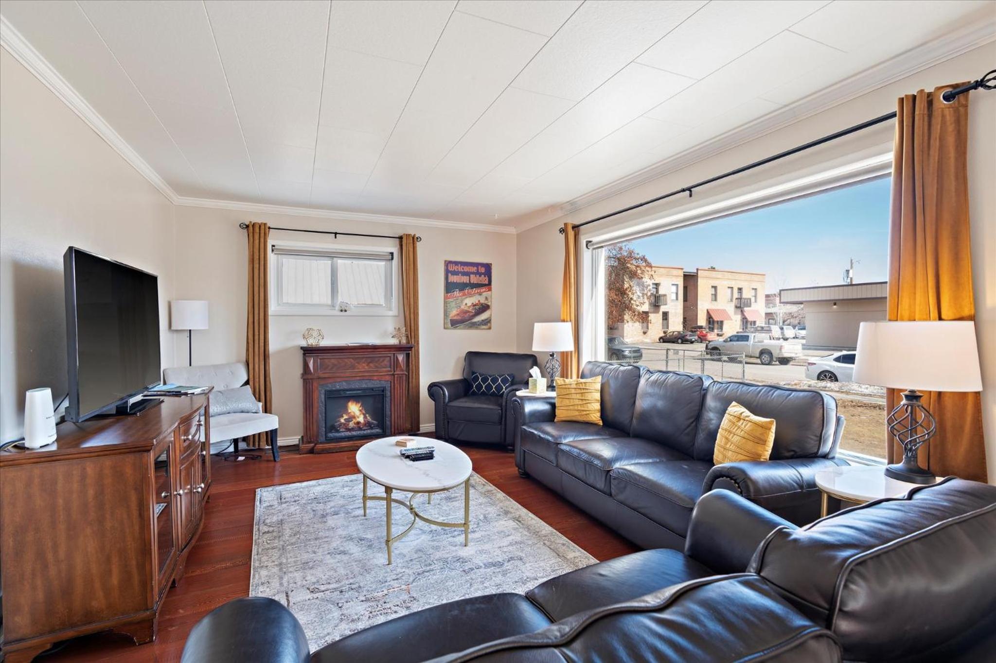 Three-Bedroom House photo 1