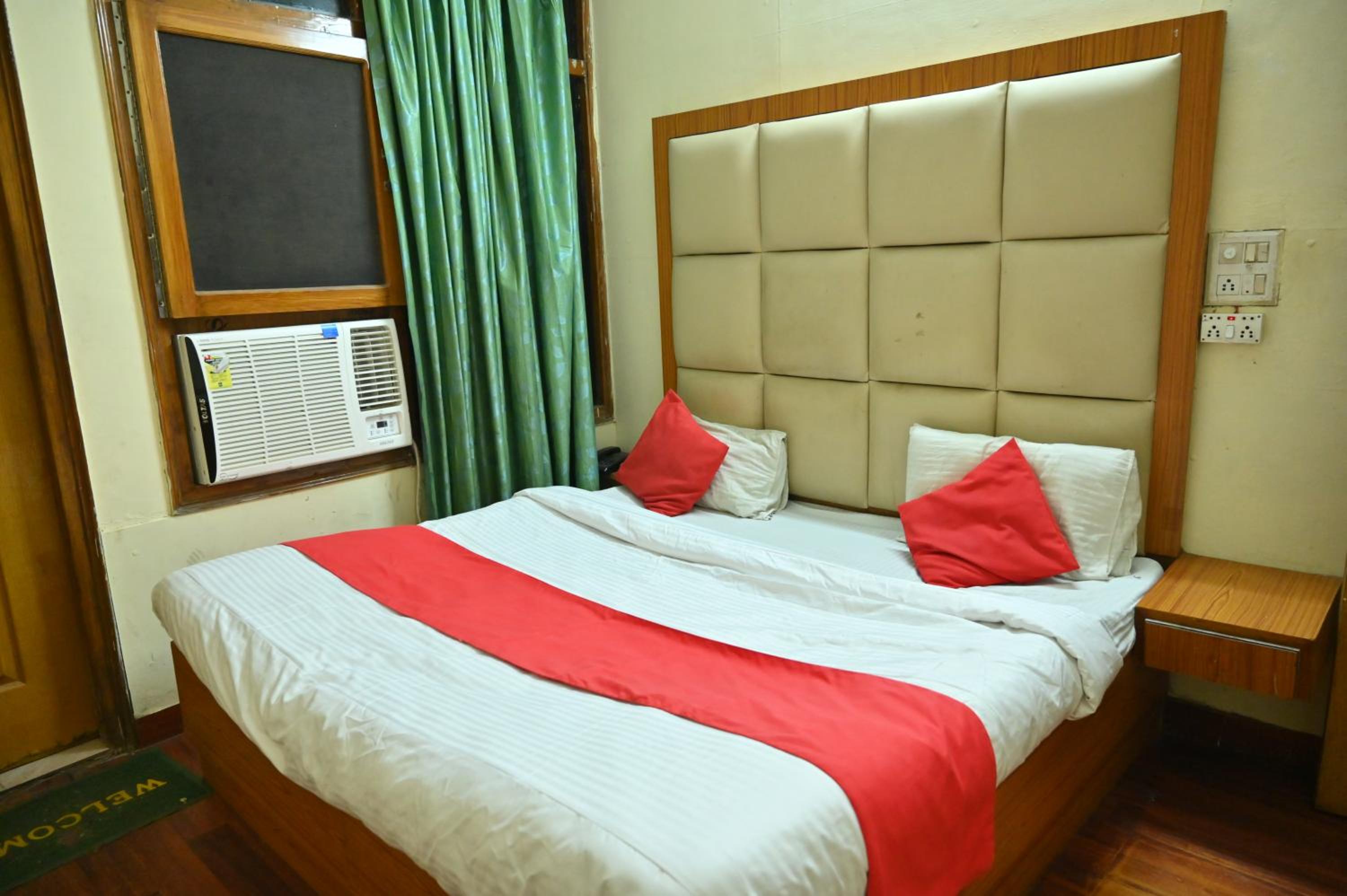 Deluxe Room - Photo 3