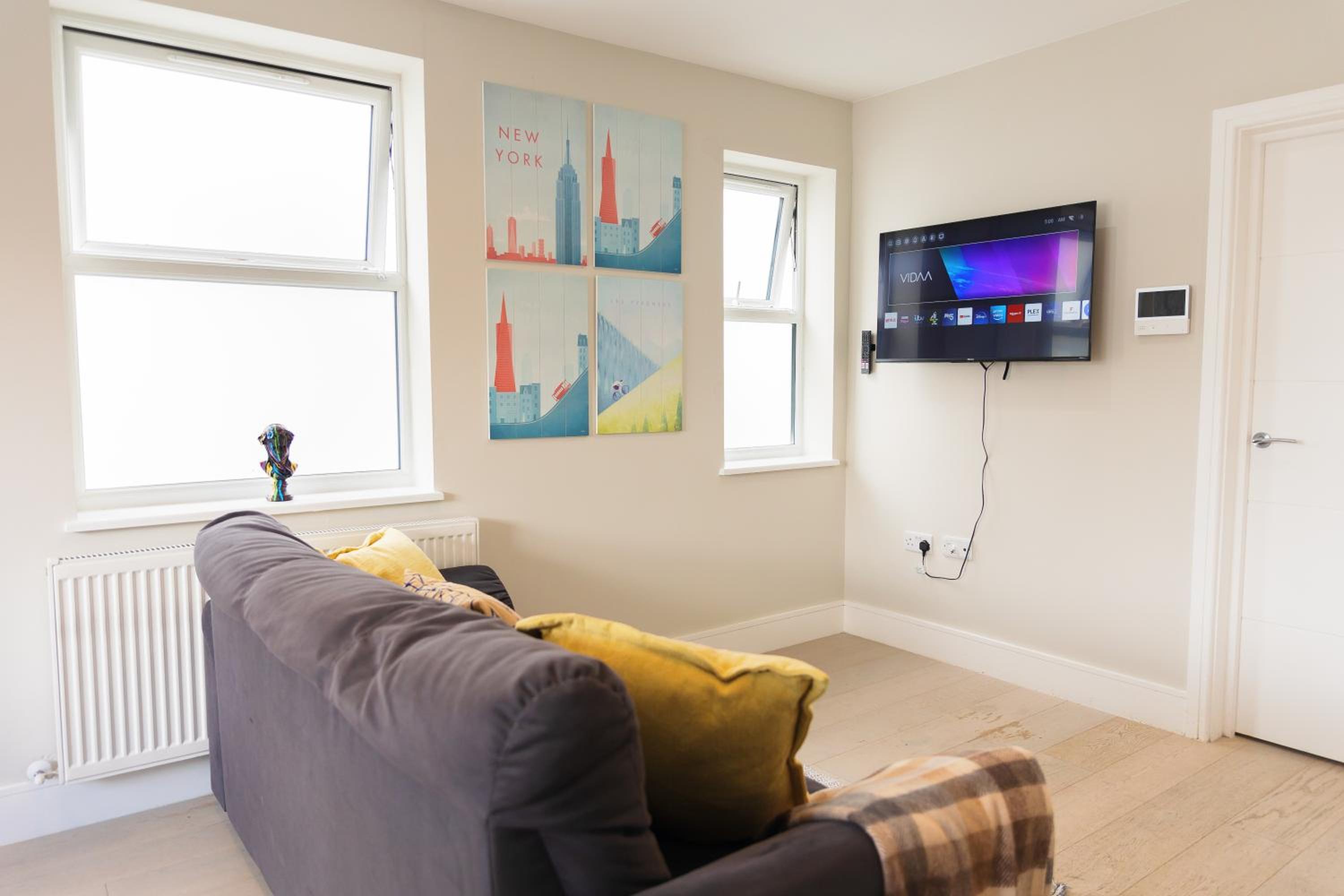 Three-Bedroom Apartment photo 1