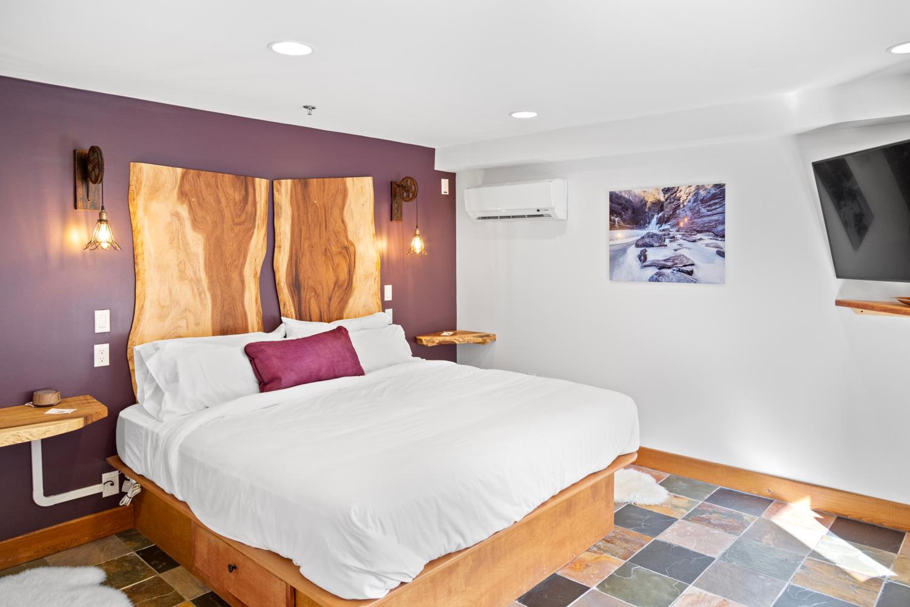 Standard King Room photo 1
