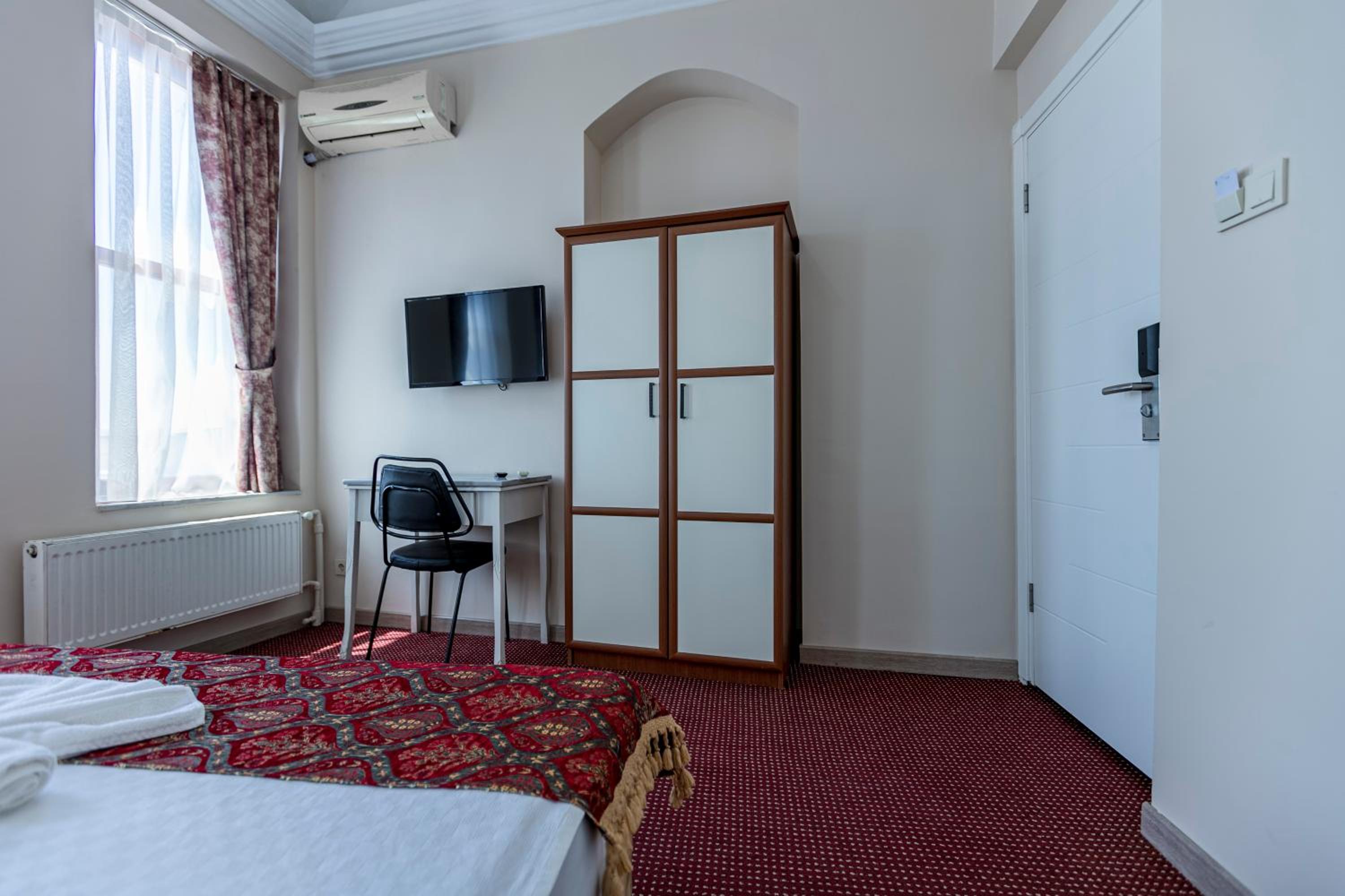 Standard Double Room photo 3