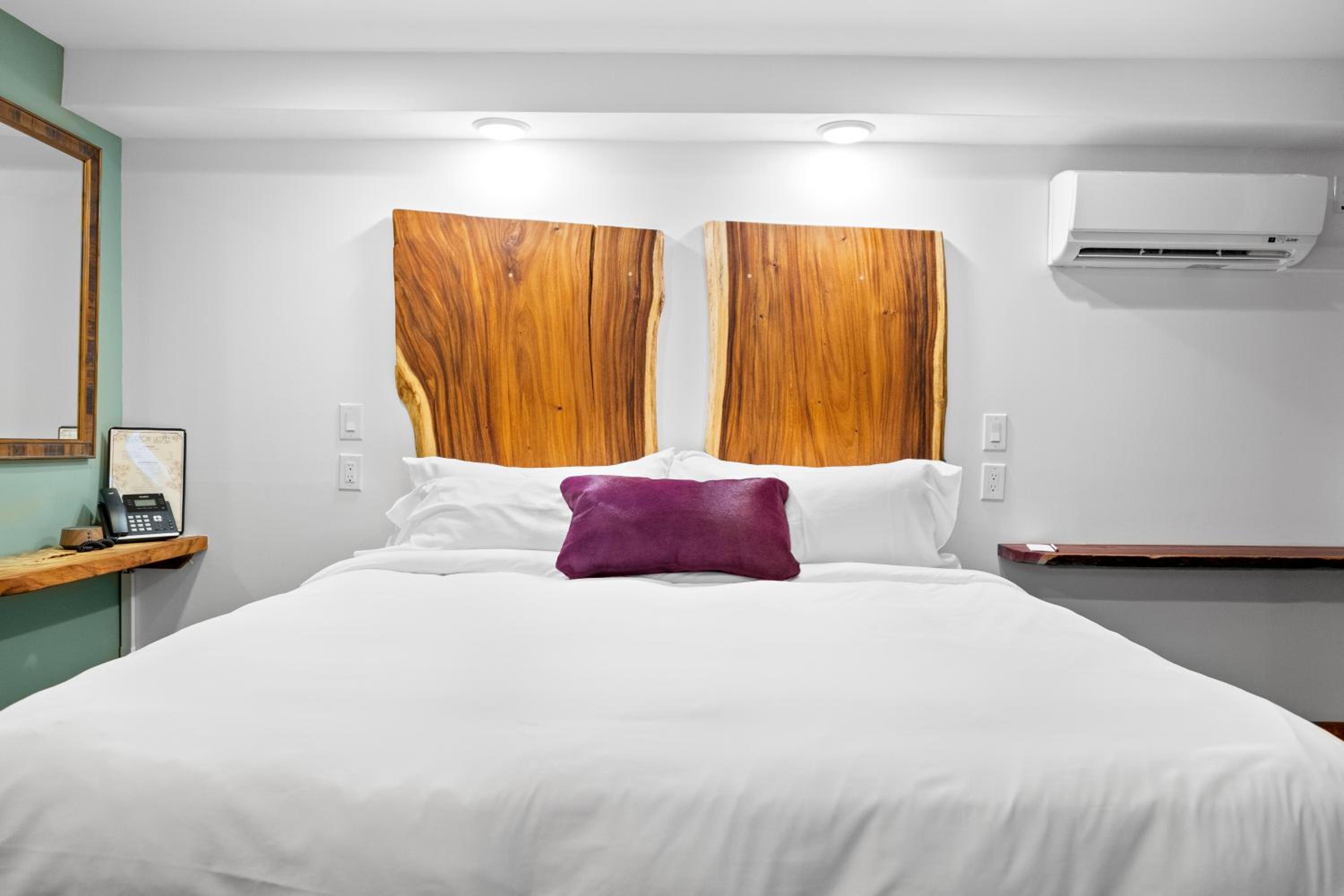 Standard King Room - Photo 3