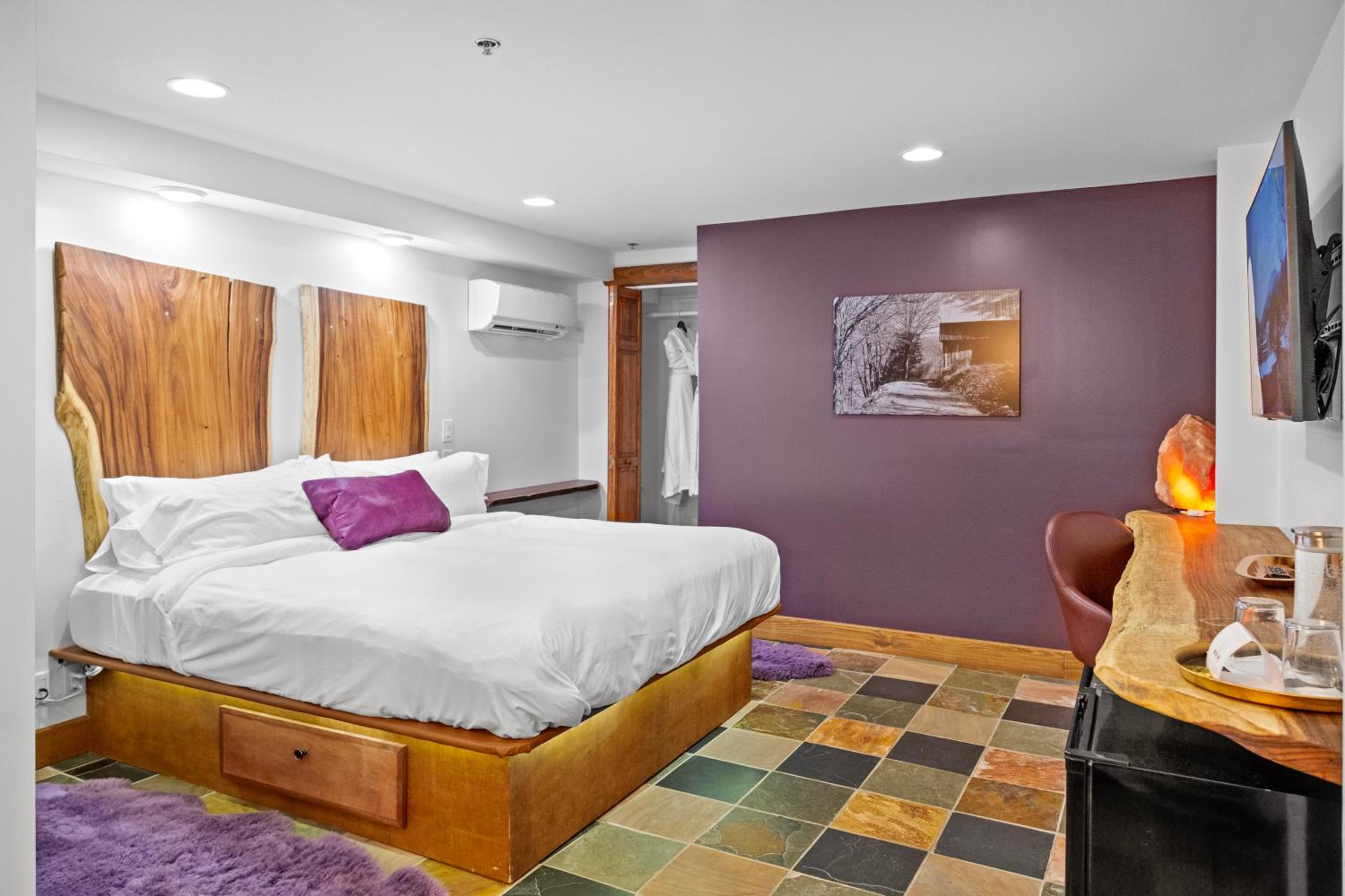 Standard King Room - Photo 1