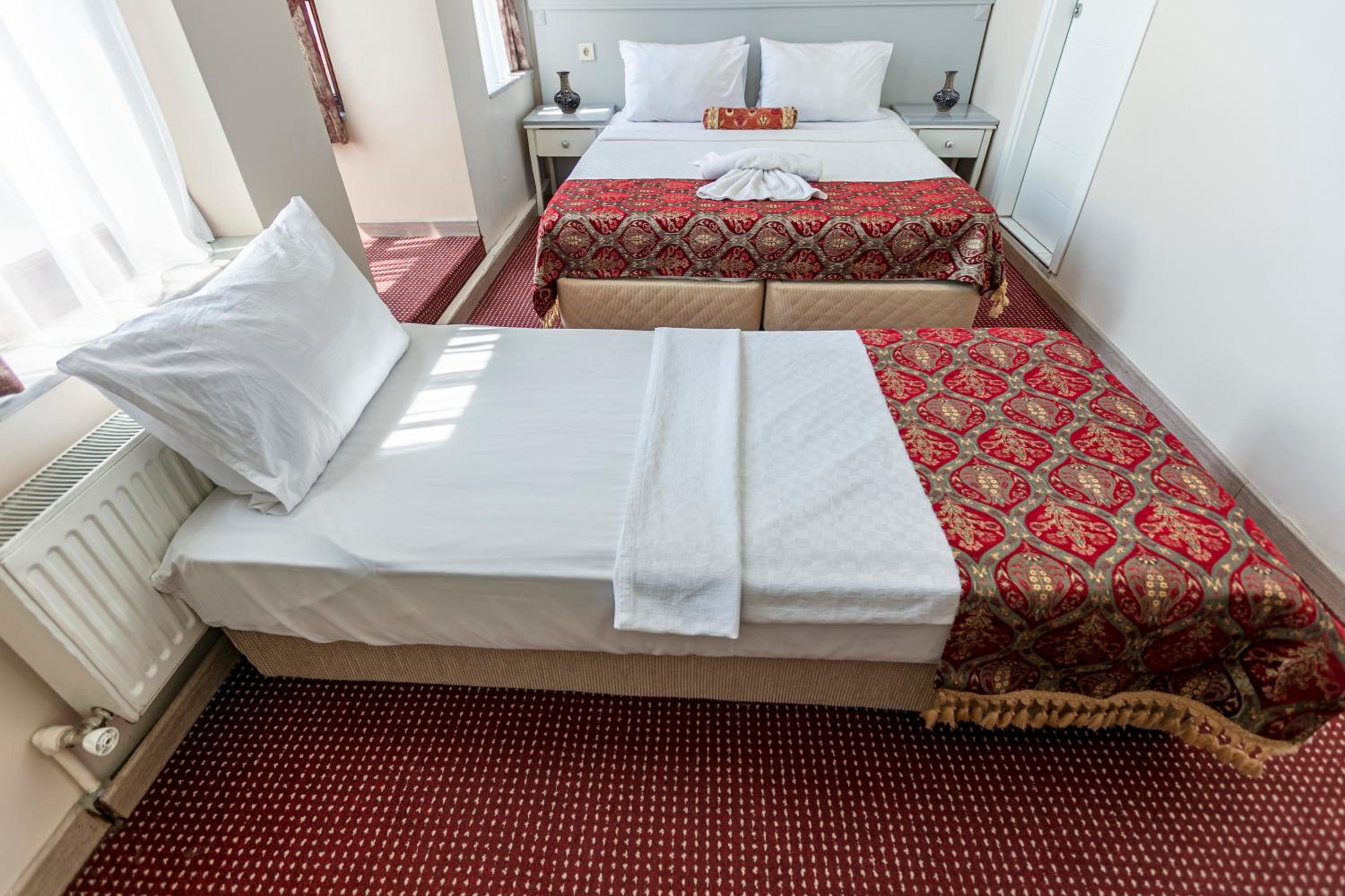 Economy Triple Room photo 1