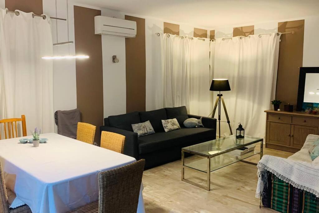 Villa de Tres Habitaciones