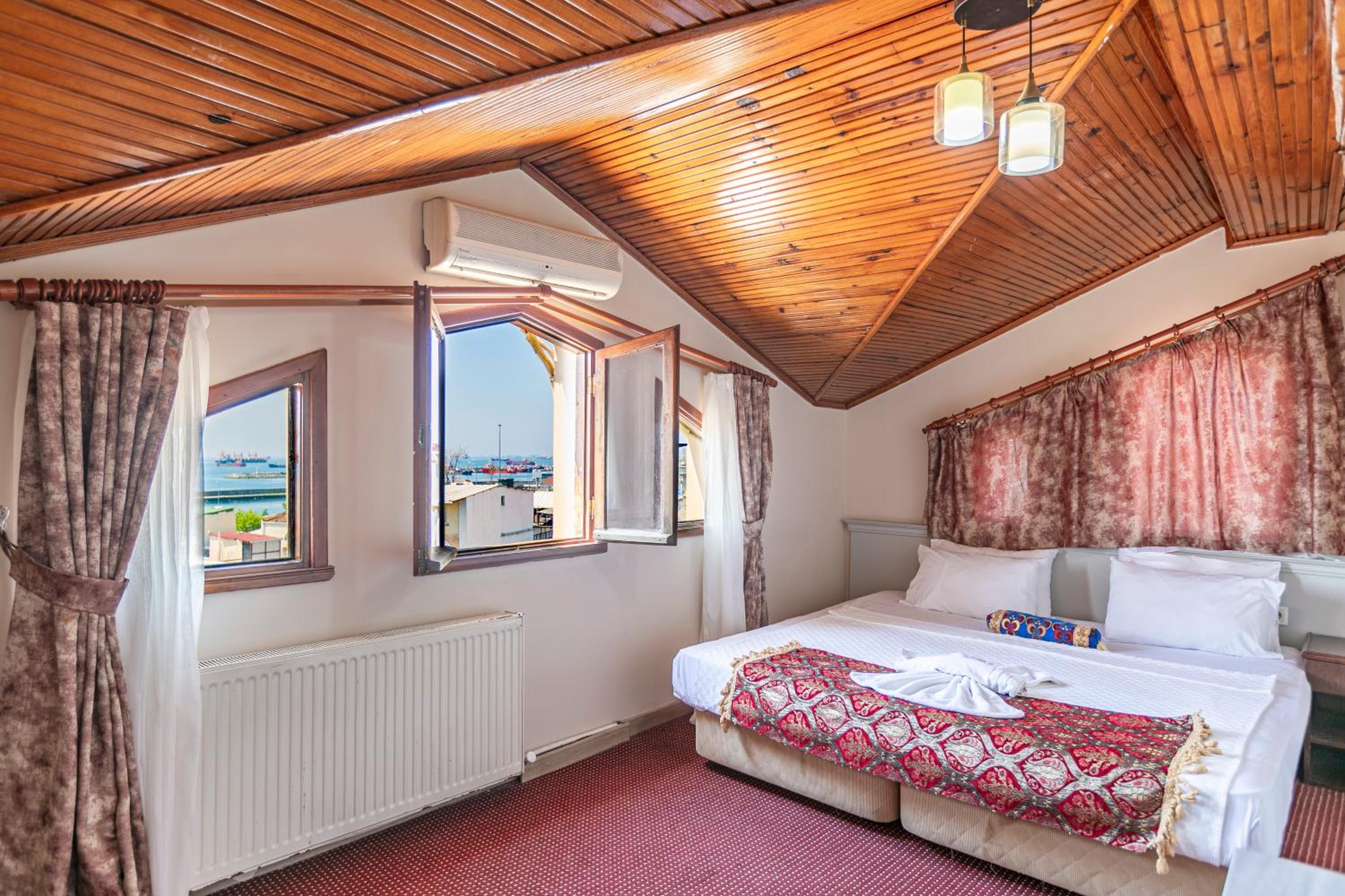 Double Room with Sea View photo 1